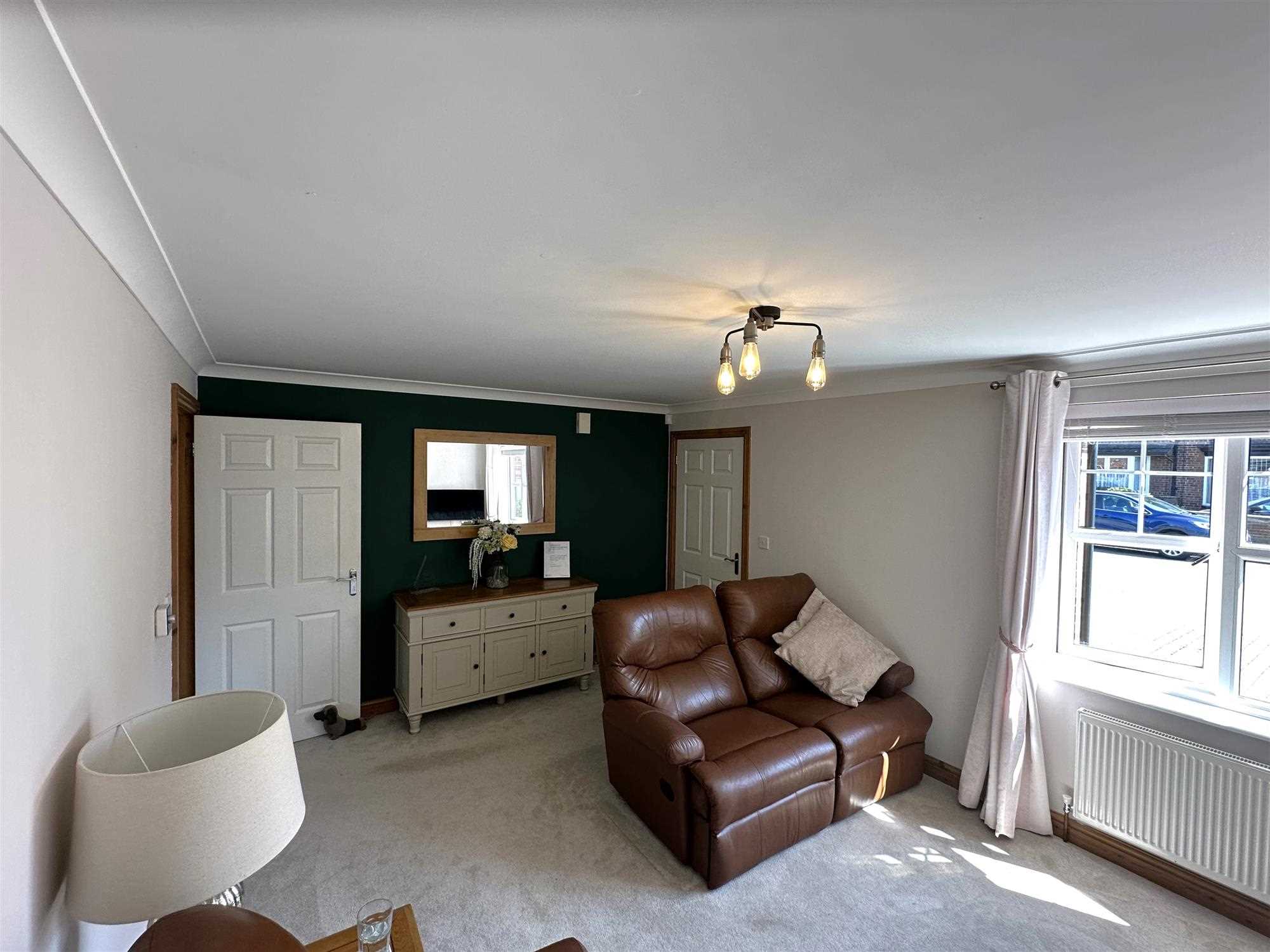 Glebe Road - Picture 3