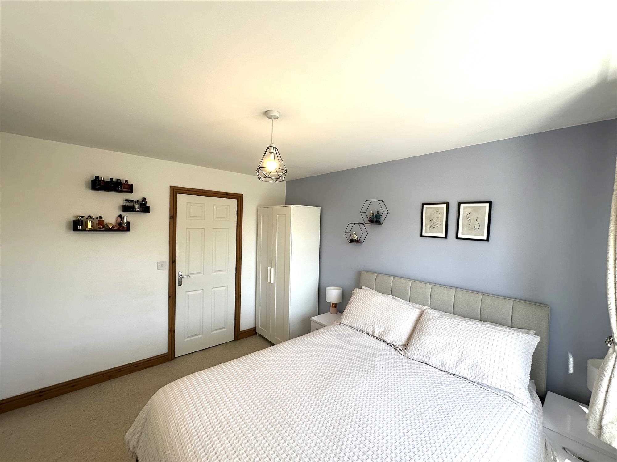 Glebe Road - Picture 9