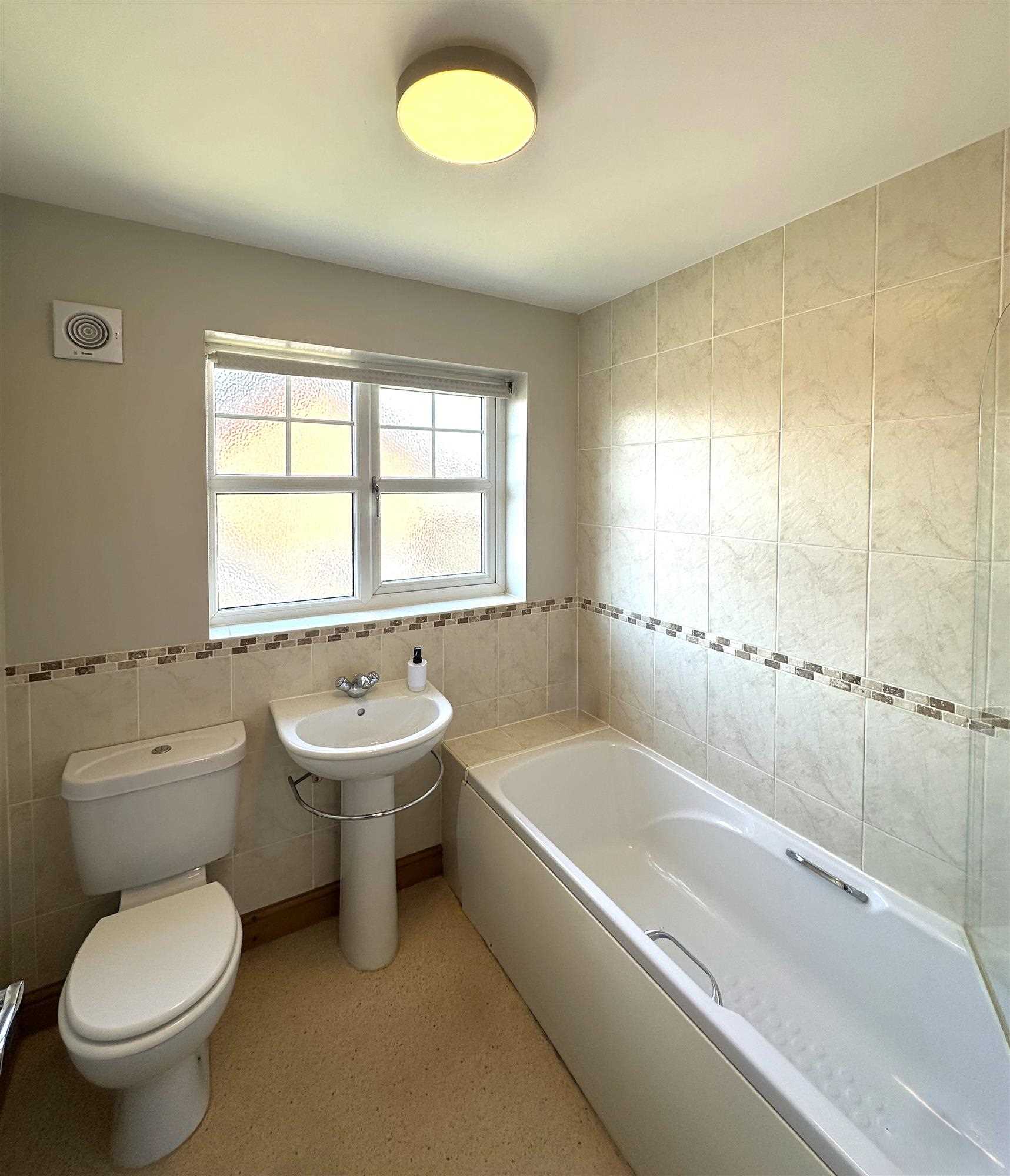 Glebe Road - Picture 17