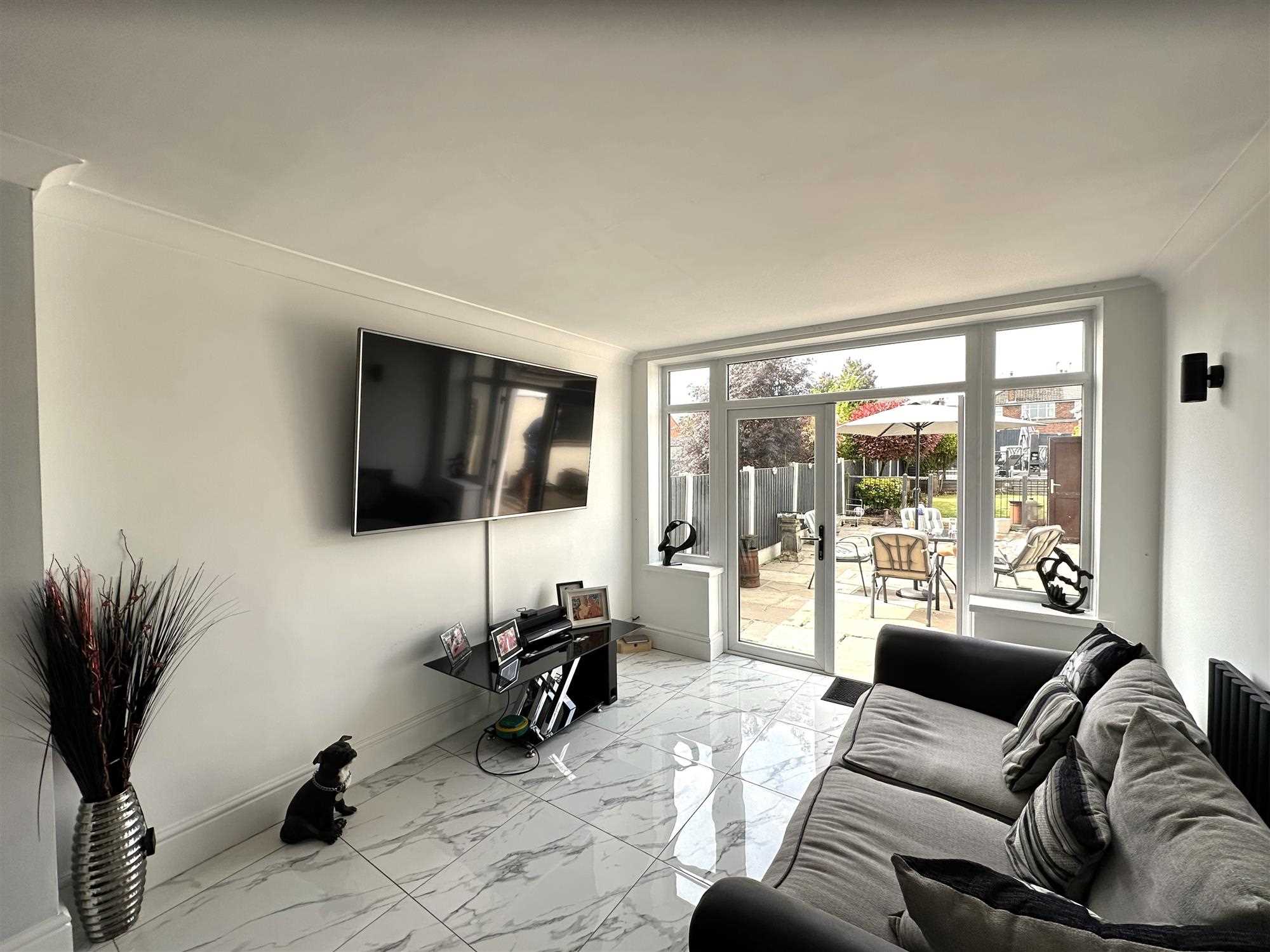 Peveril Avenue - Picture 8