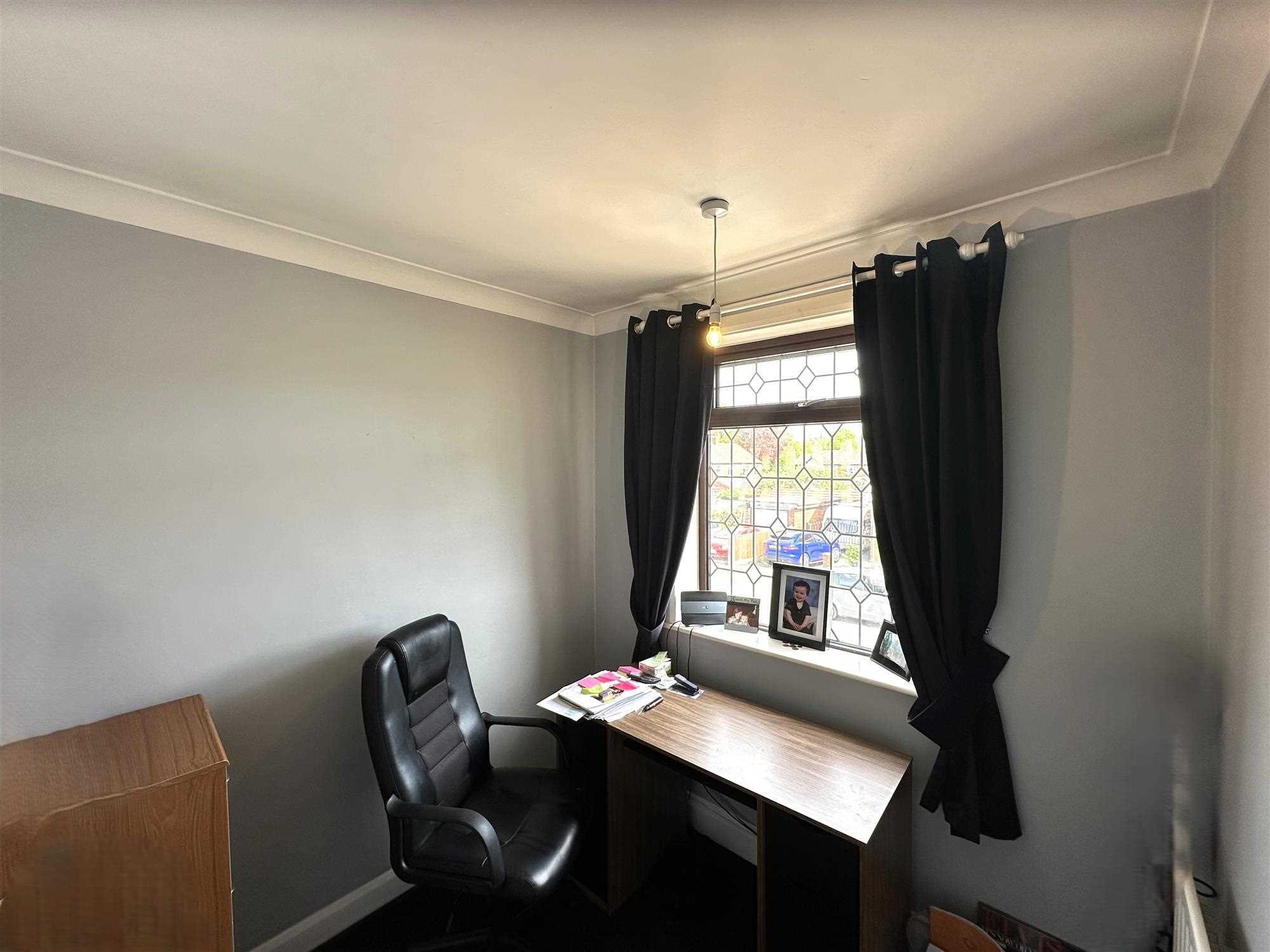 Peveril Avenue - Picture 13