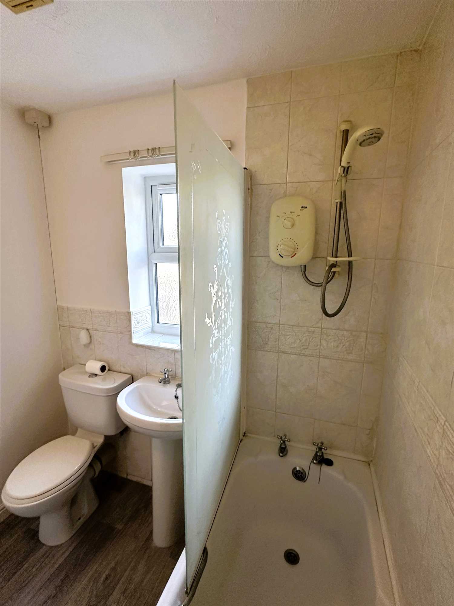 Nutwell Court - Picture 11
