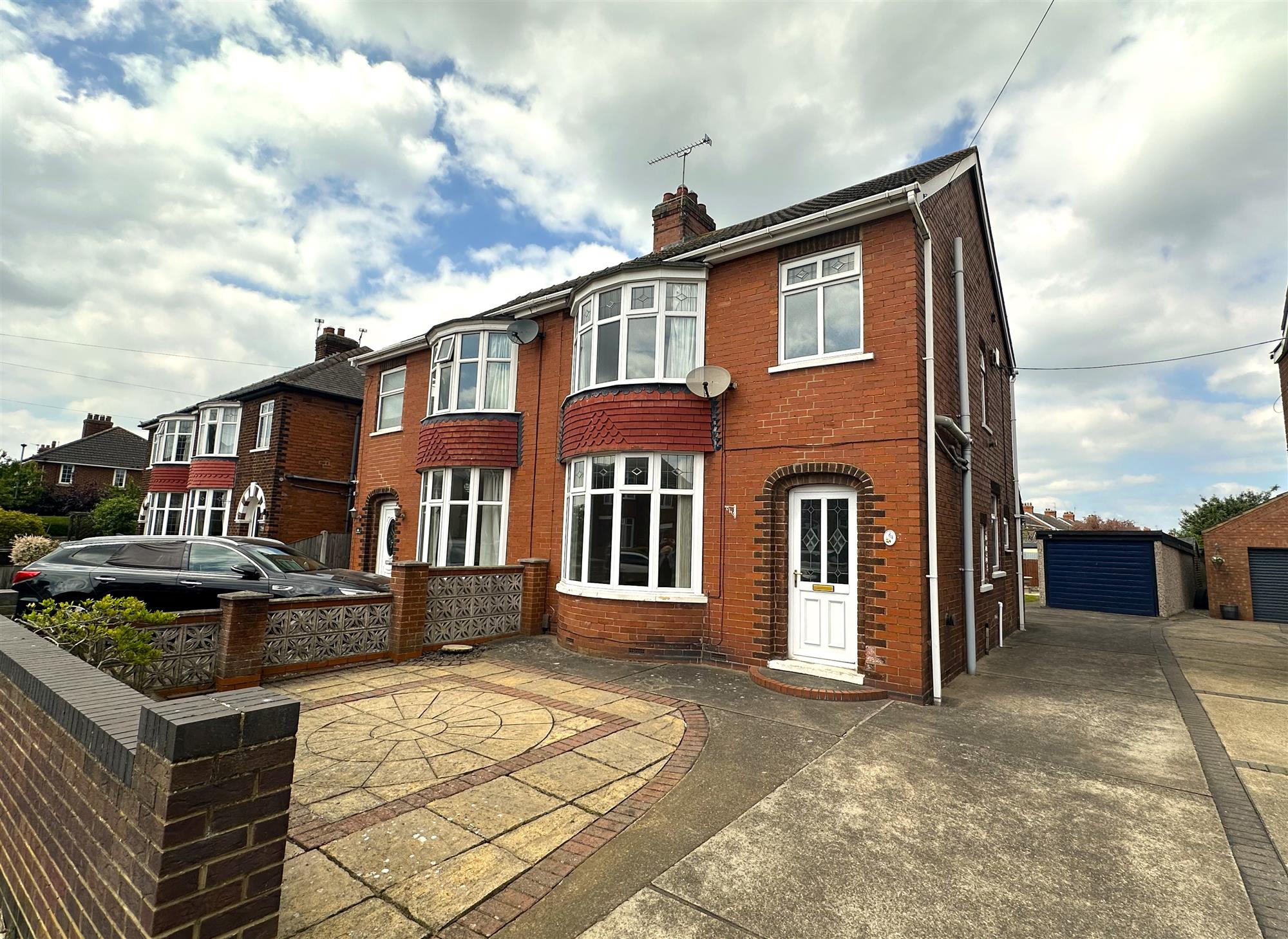 Peveril Avenue - Picture 1