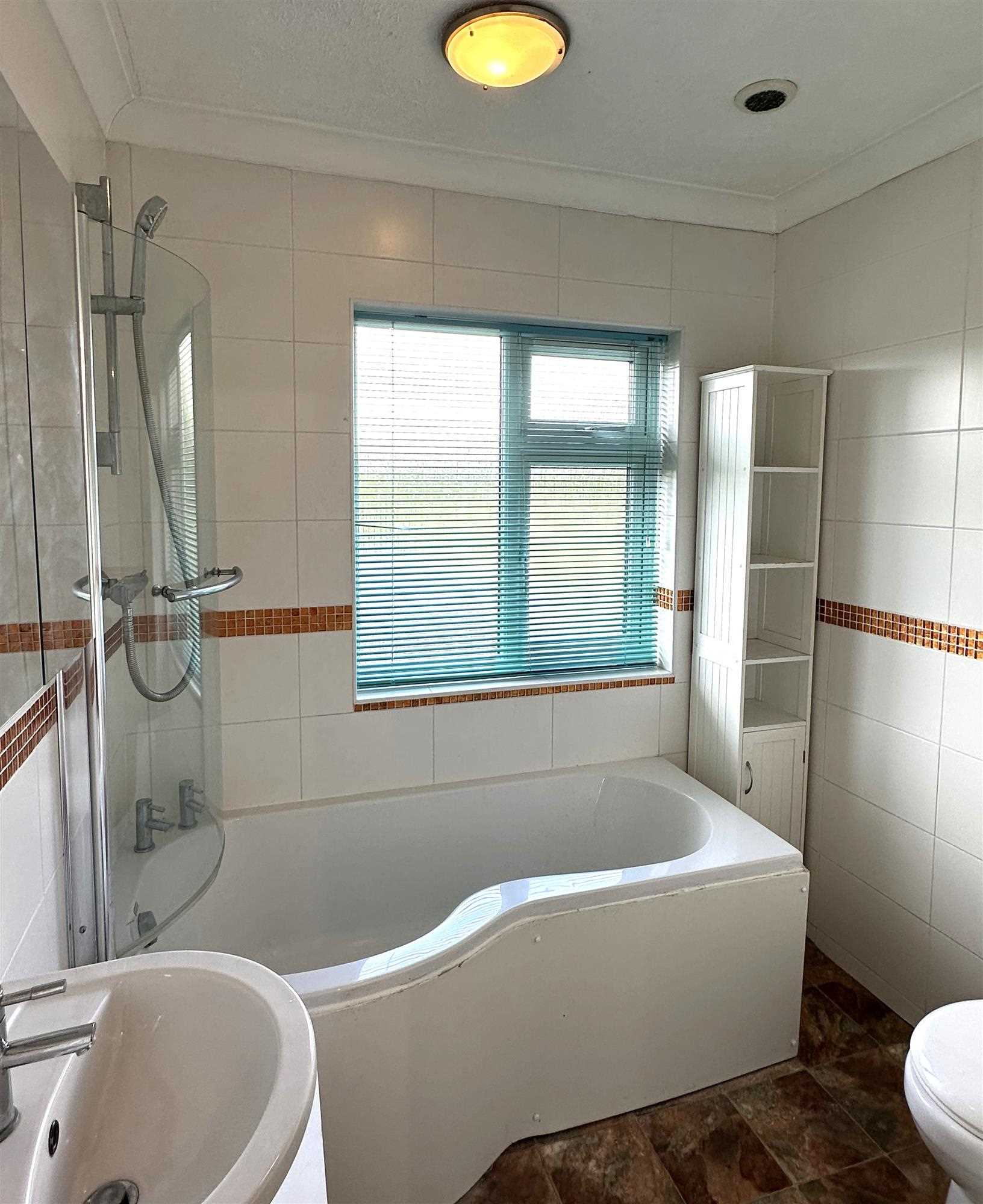 Stockshill Road - Picture 10