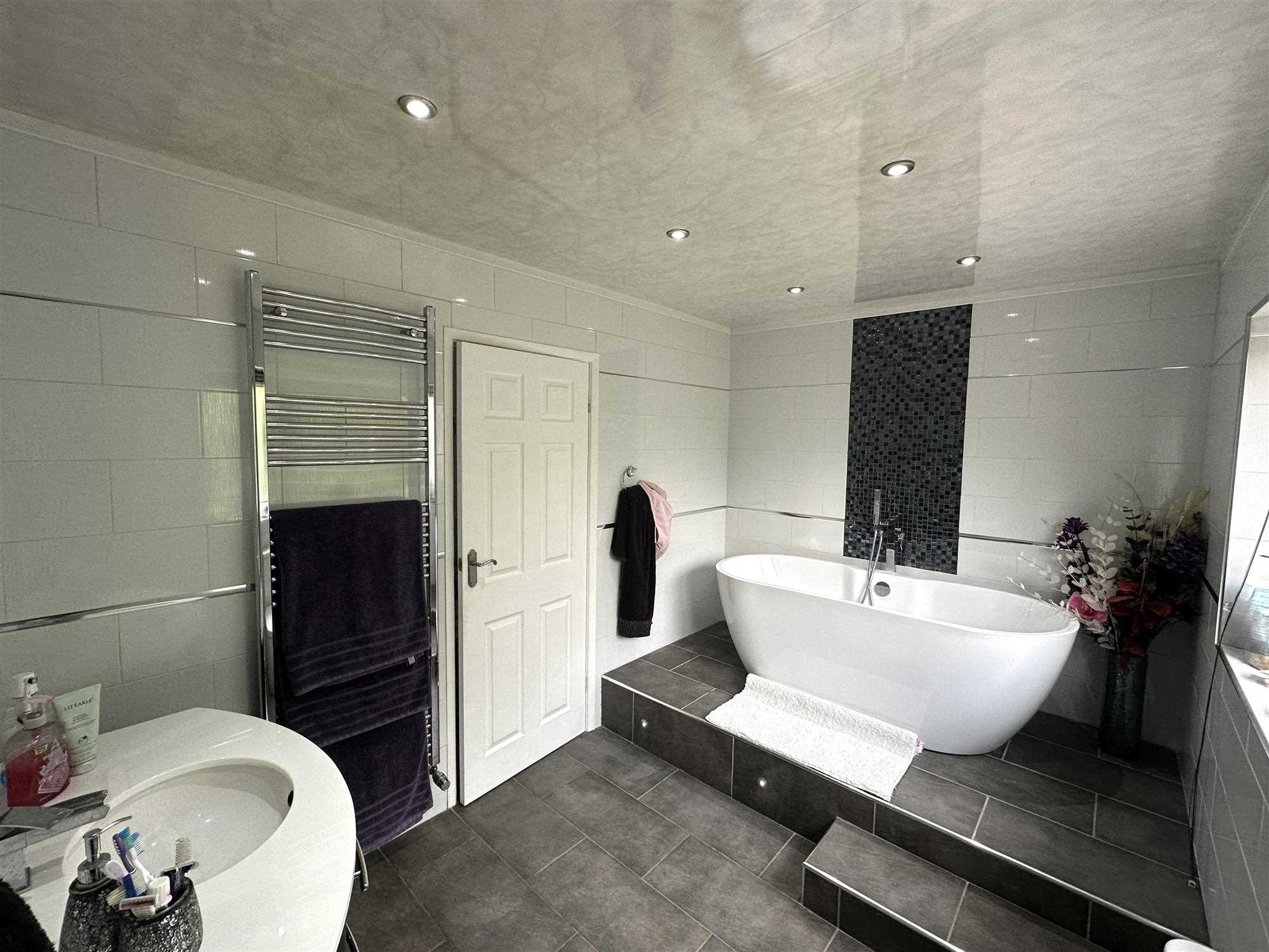 Bottesford Road - Picture 13