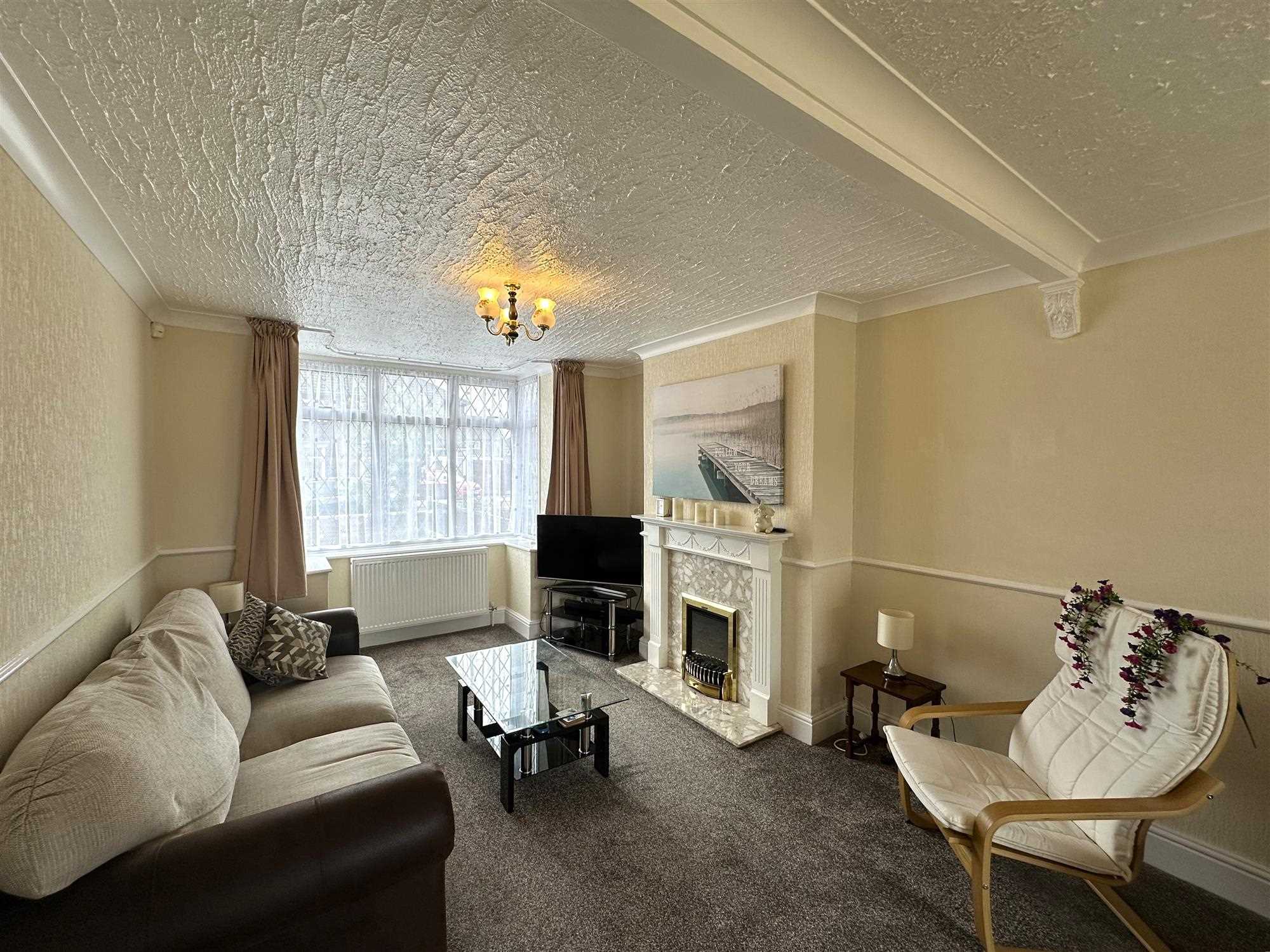 Airedale Road - Picture 4