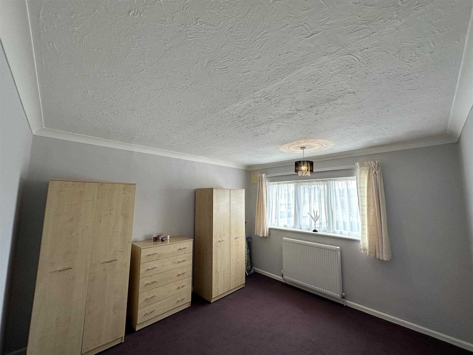 Airedale Road - Picture 12
