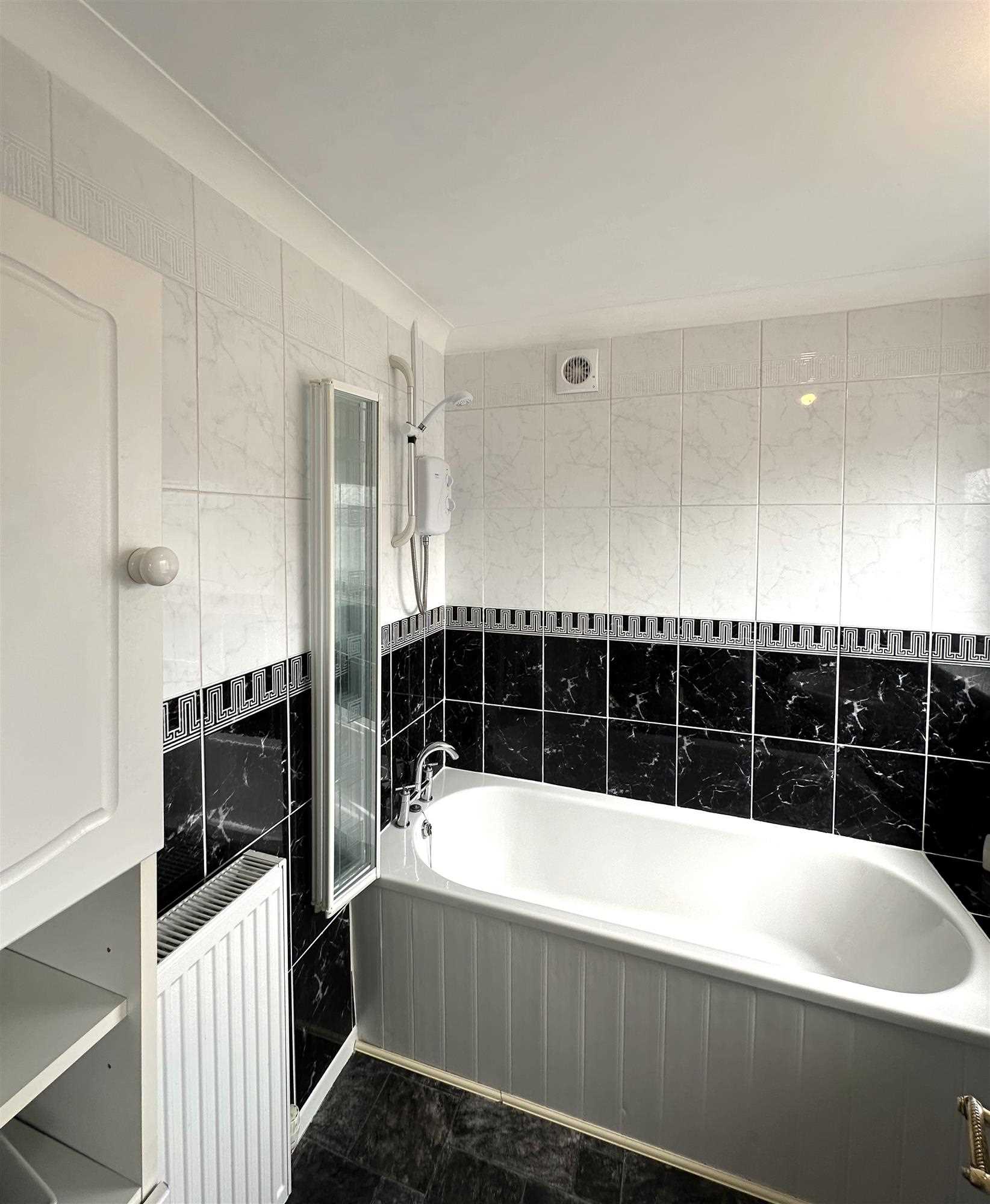 Airedale Road - Picture 15