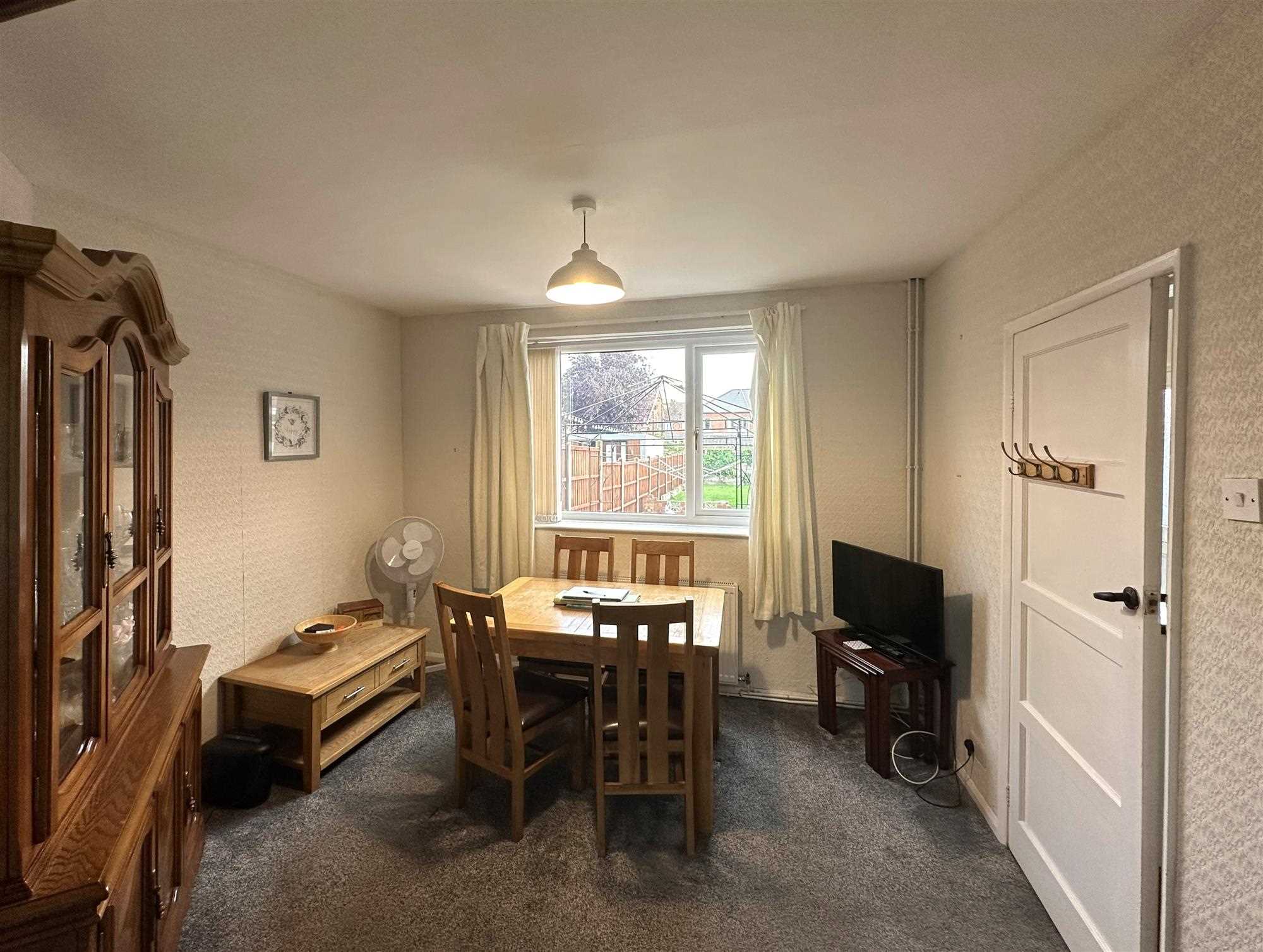Lister Road - Picture 4