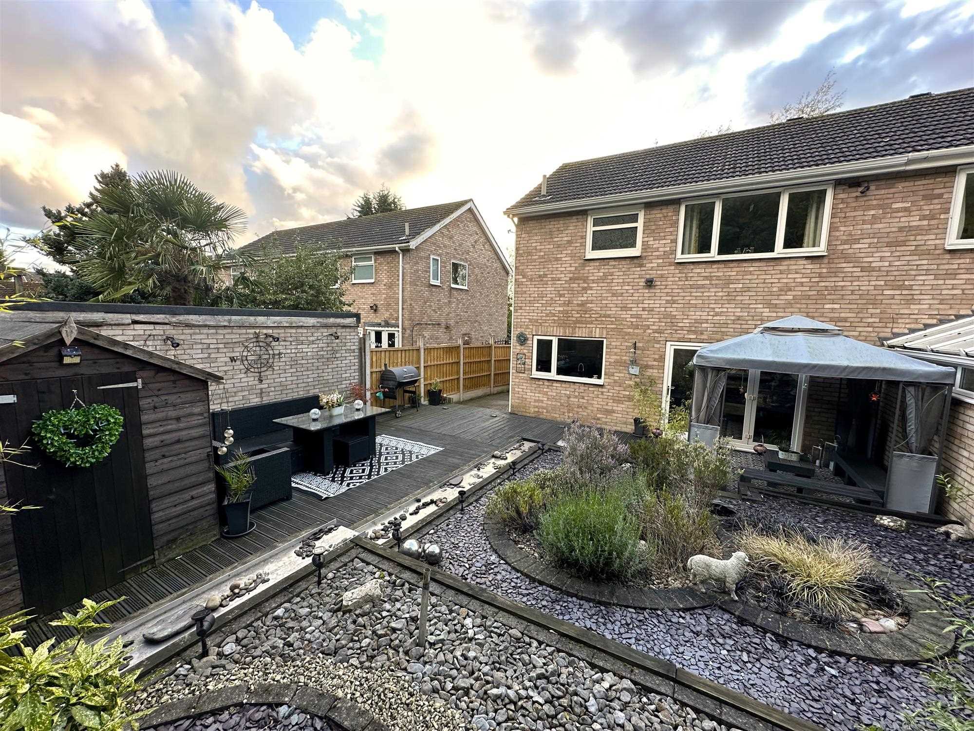 Mendip Road - Picture 16