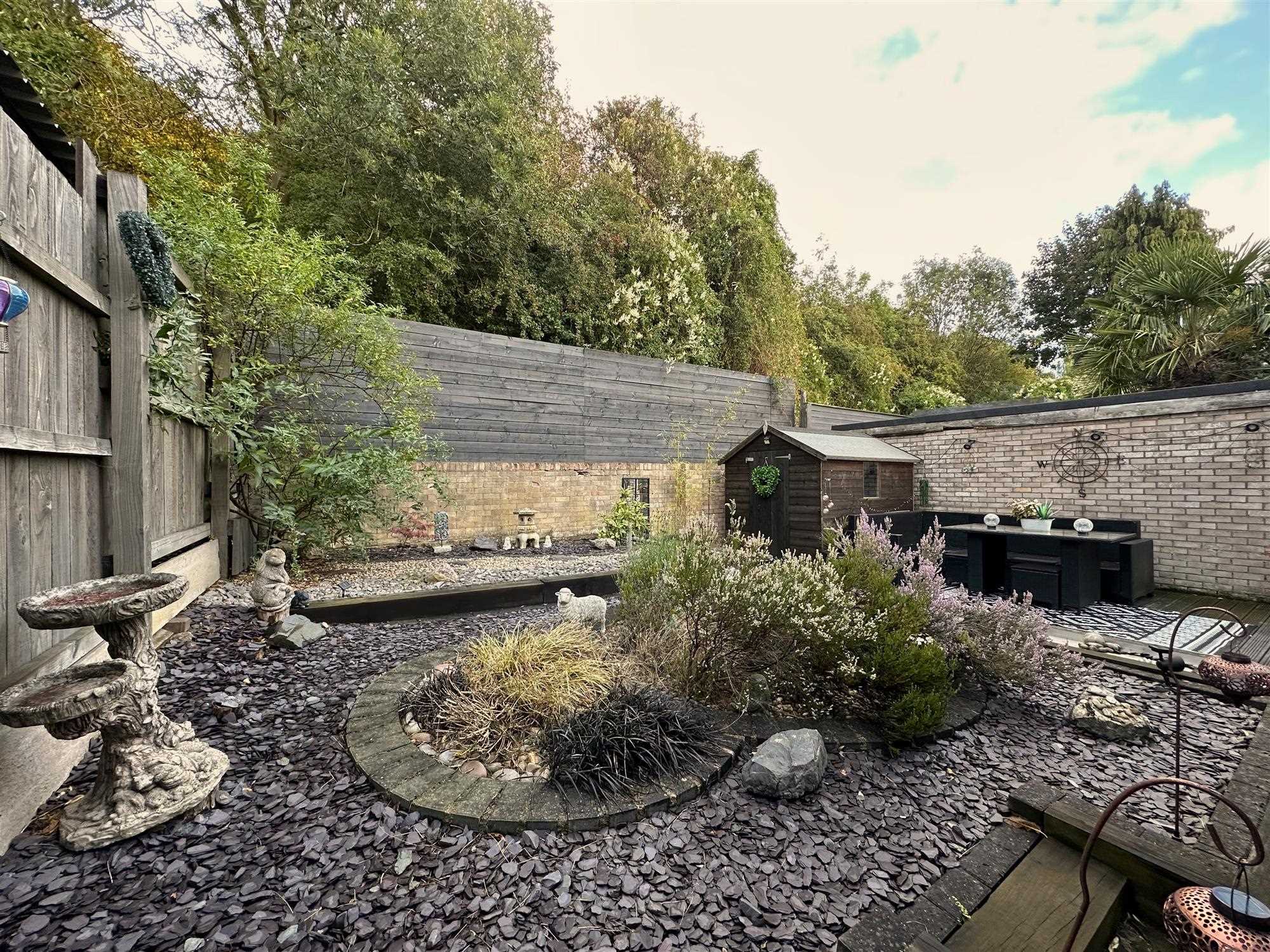 Mendip Road - Picture 19