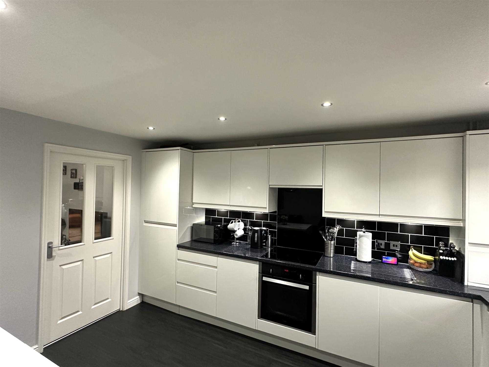 Woodcross Avenue - Picture 4