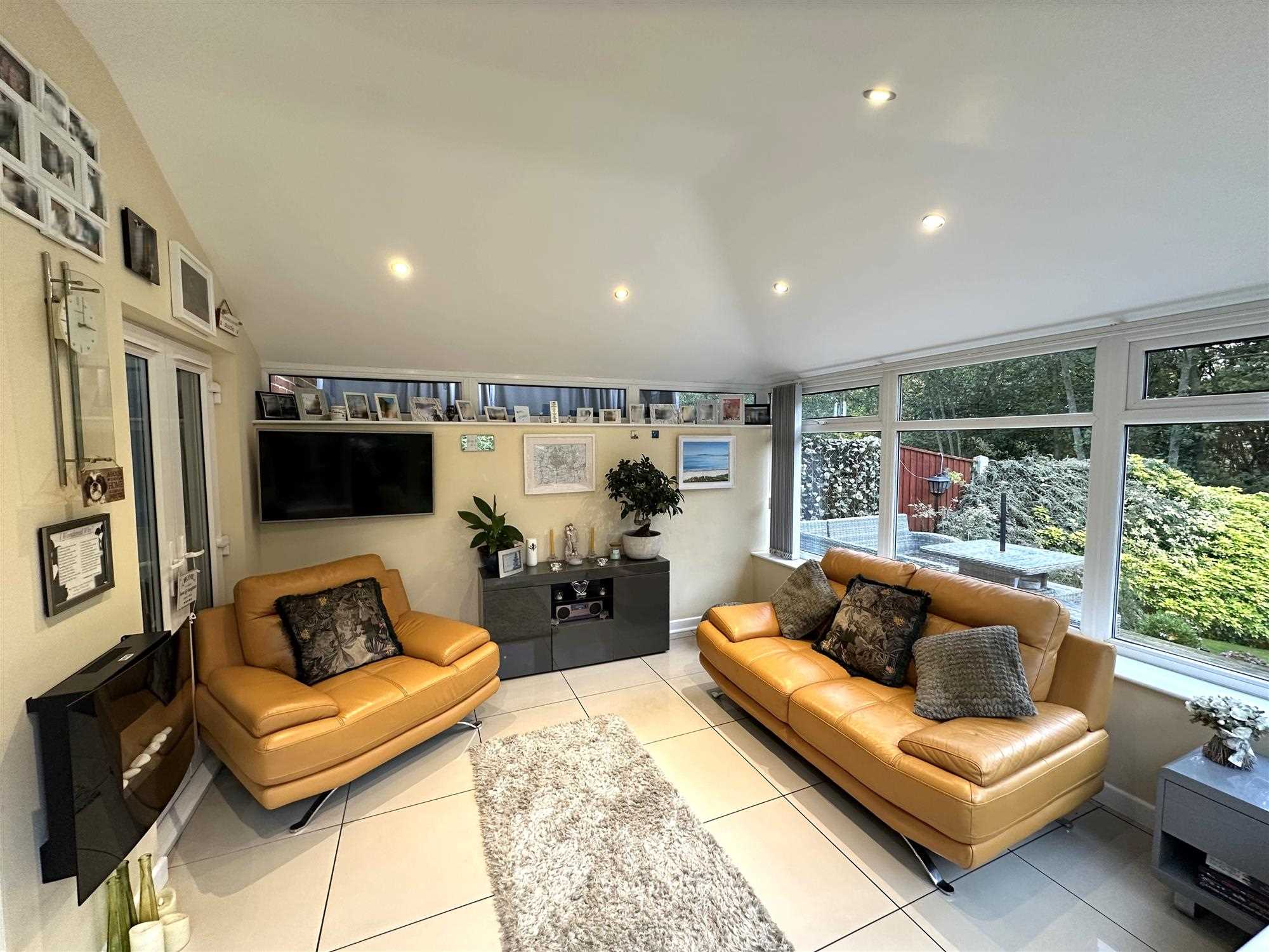 Woodcross Avenue - Picture 10