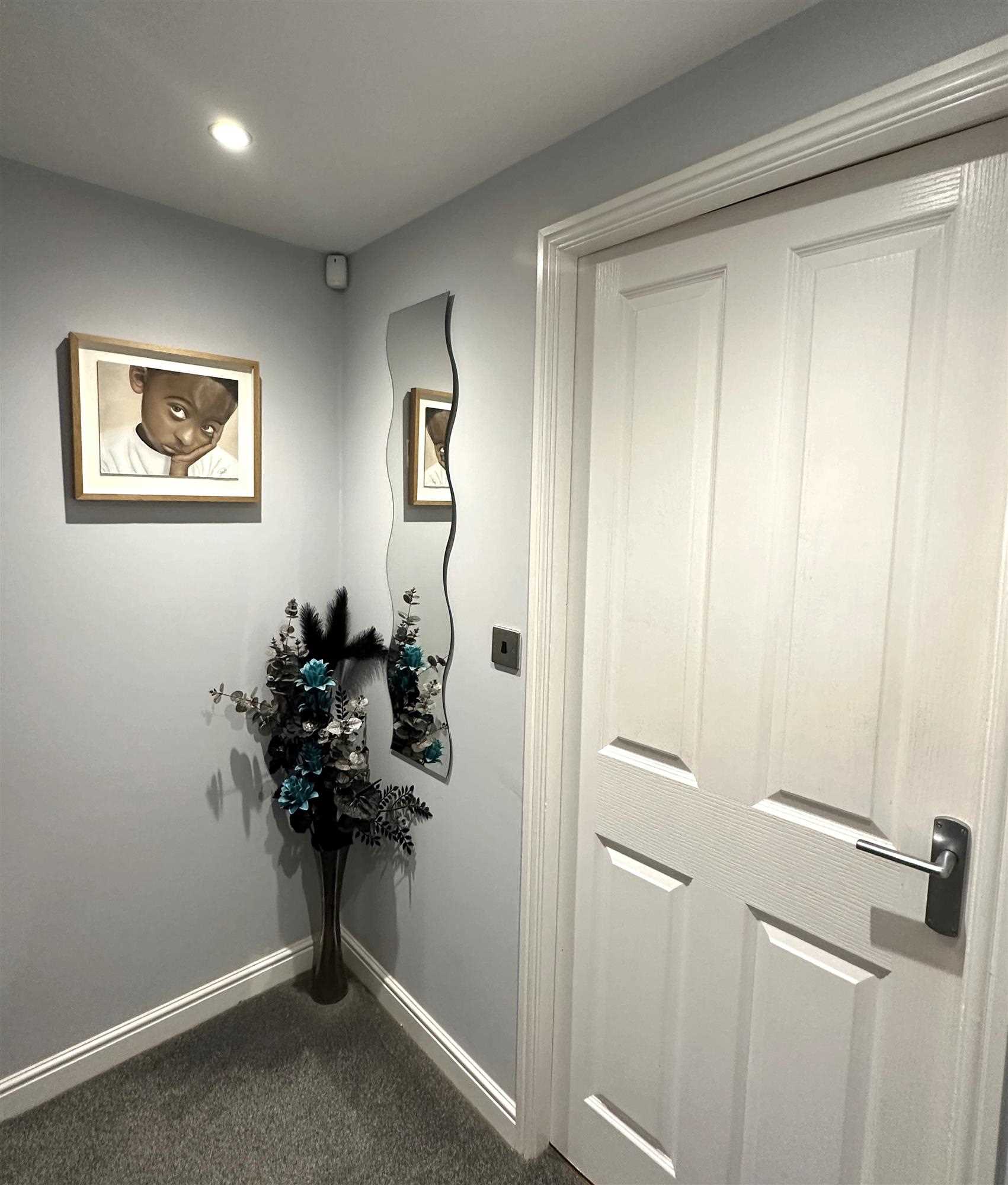 Woodcross Avenue - Picture 11