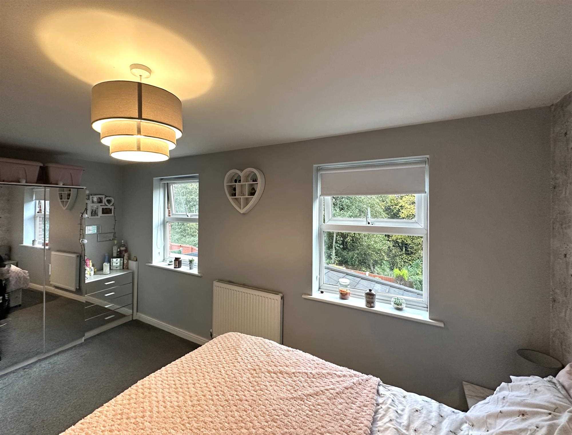 Woodcross Avenue - Picture 13