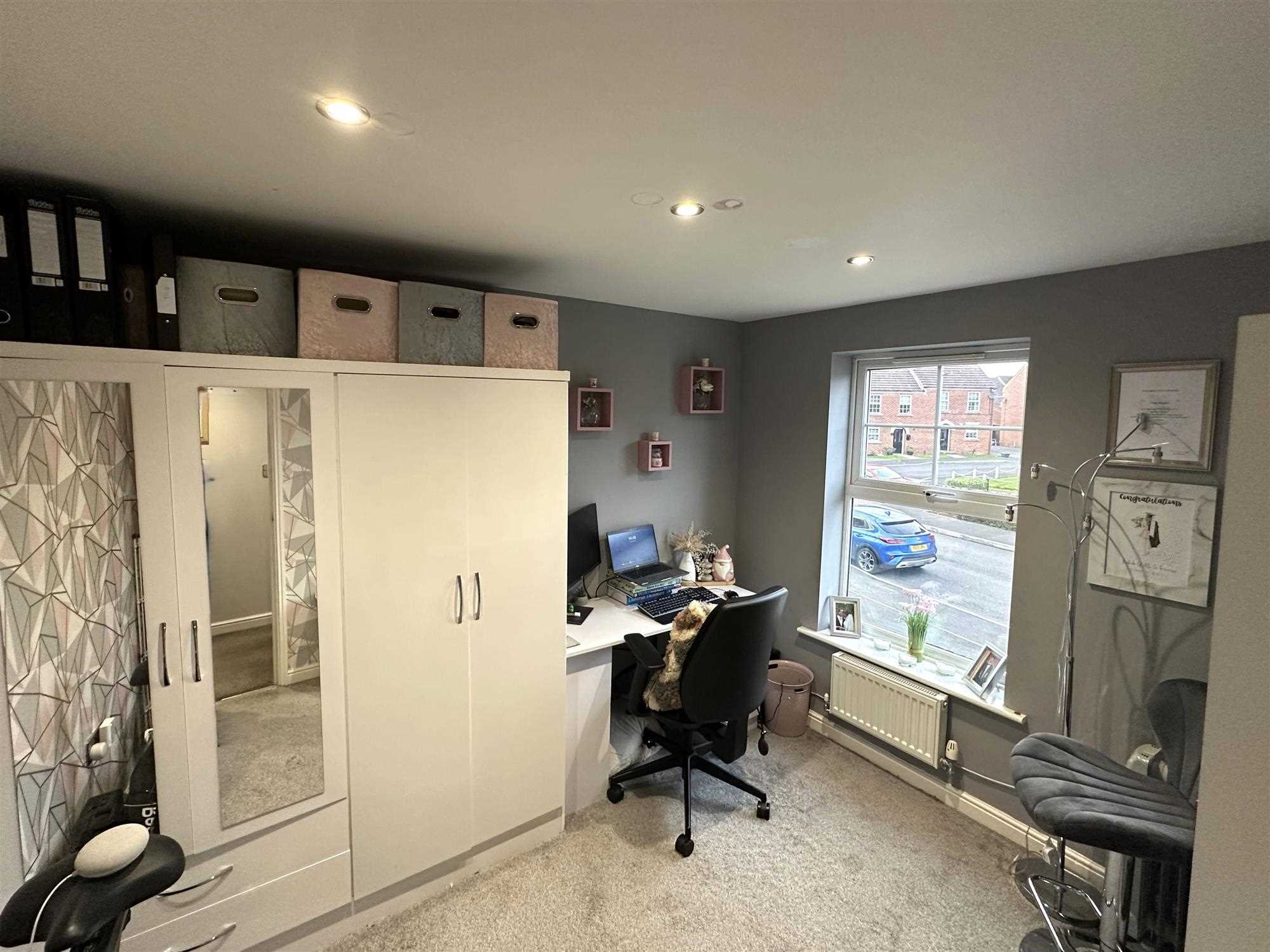 Woodcross Avenue - Picture 14