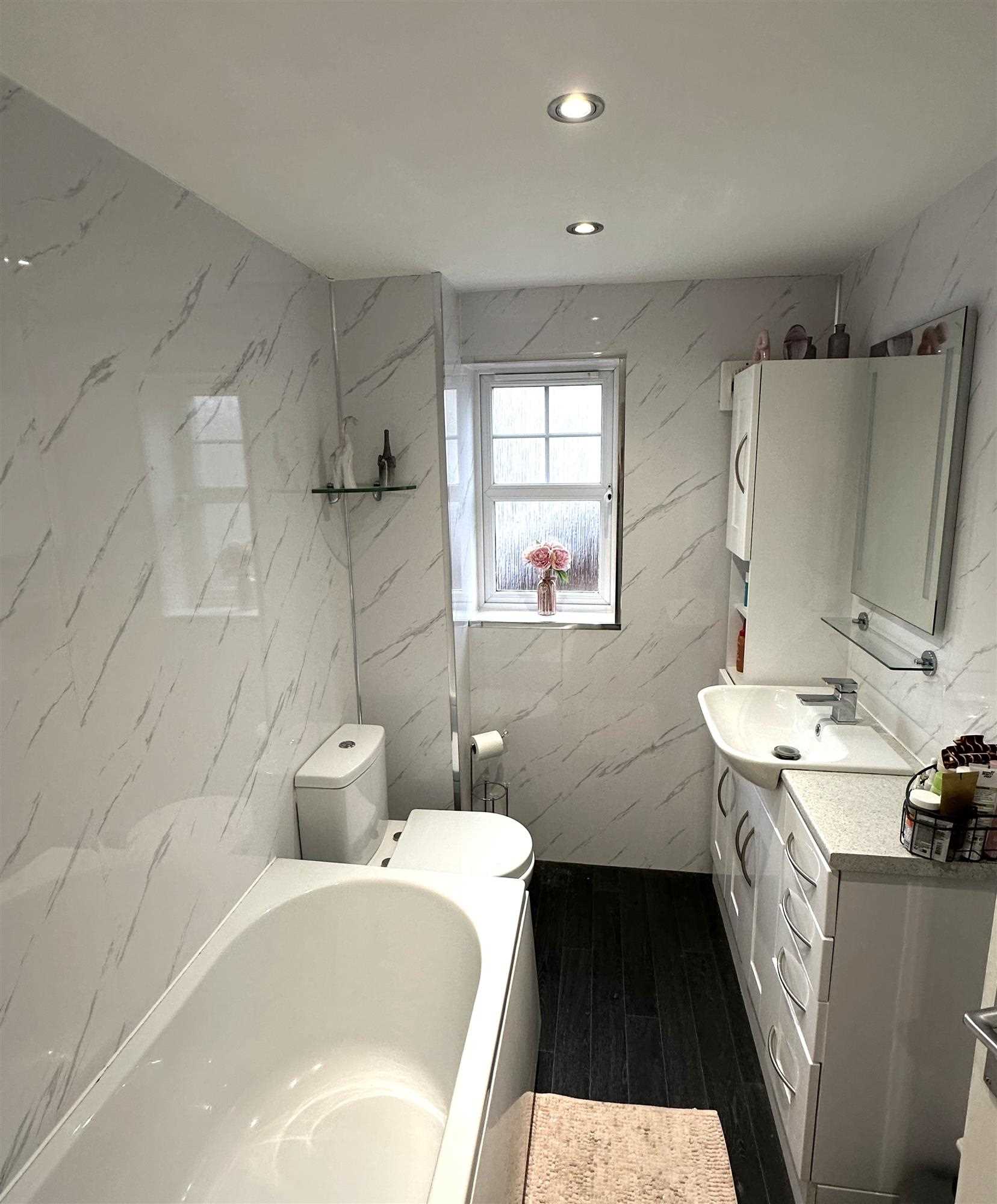 Woodcross Avenue - Picture 15