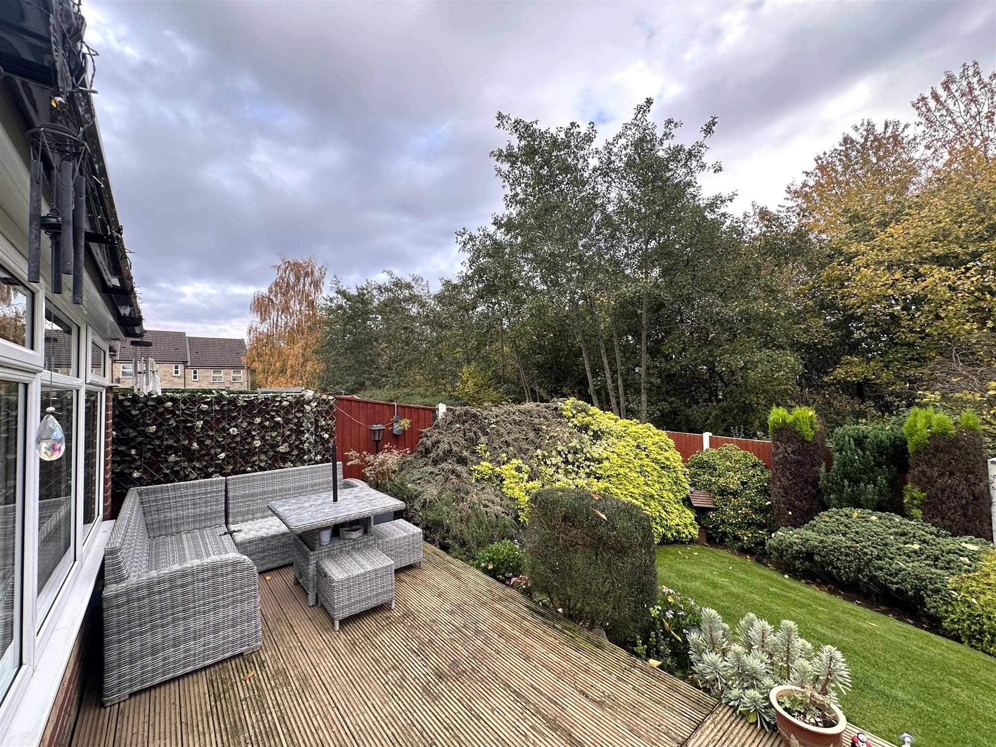 Woodcross Avenue - Picture 22