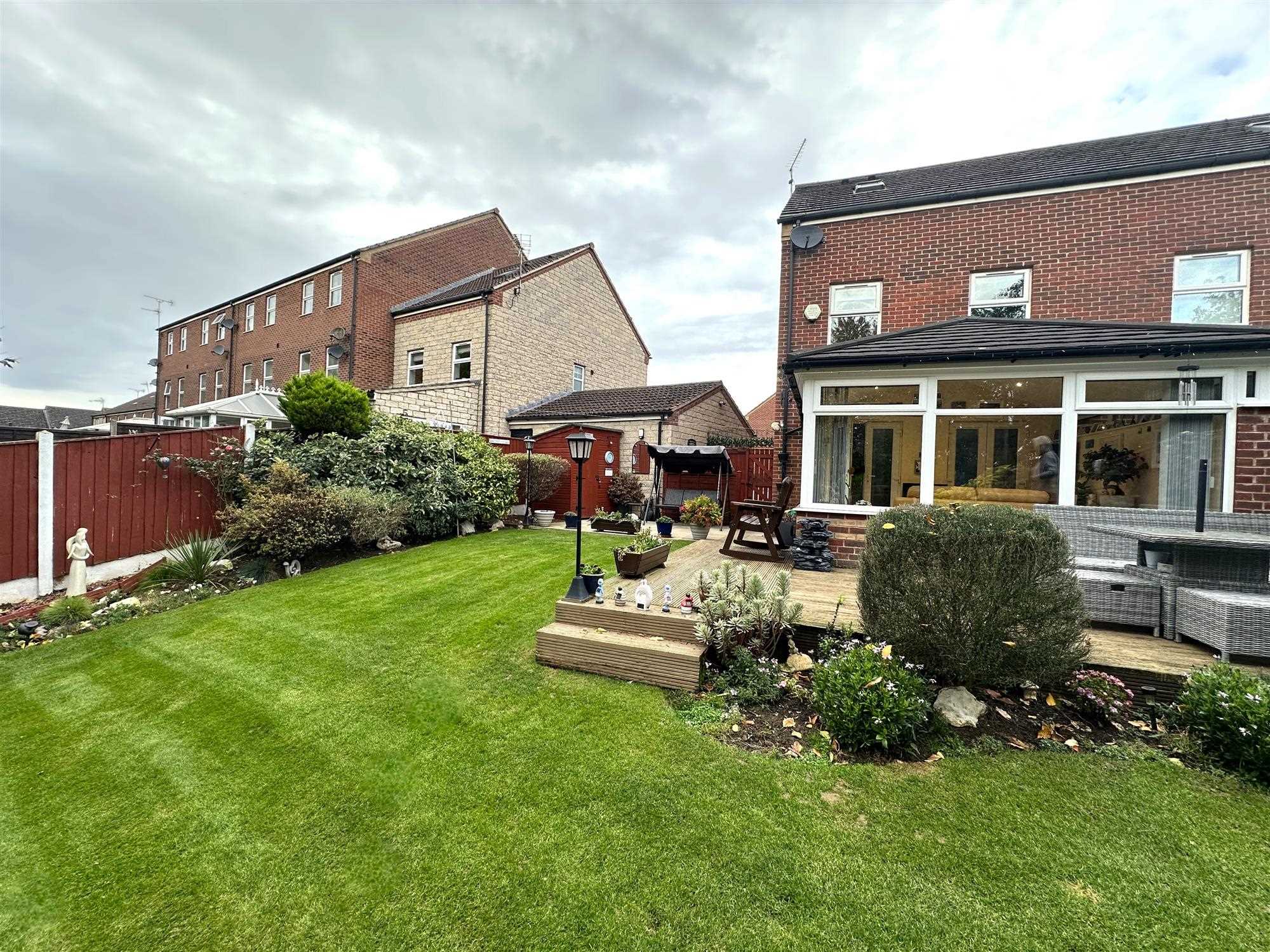 Woodcross Avenue - Picture 23