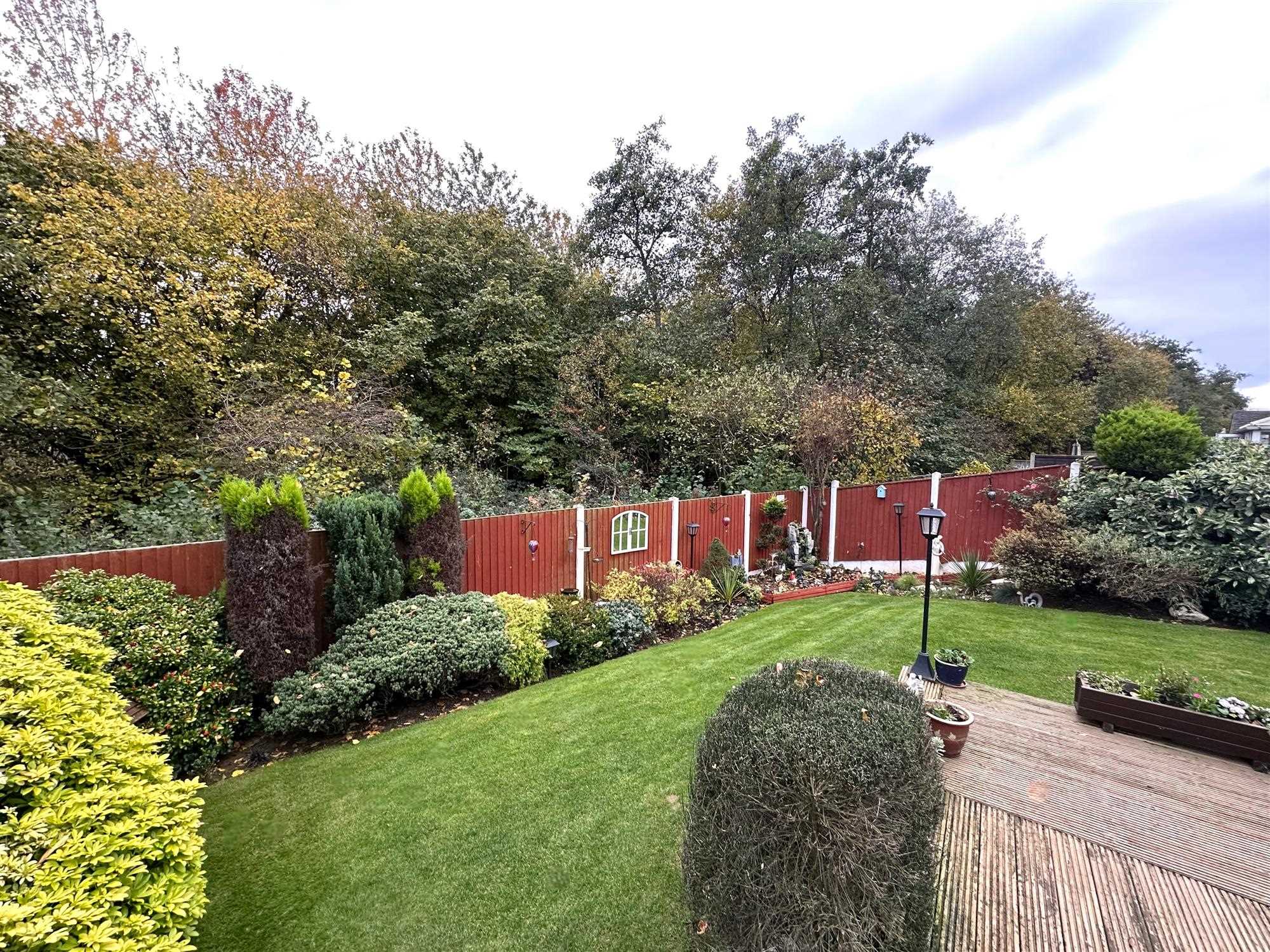 Woodcross Avenue - Picture 24