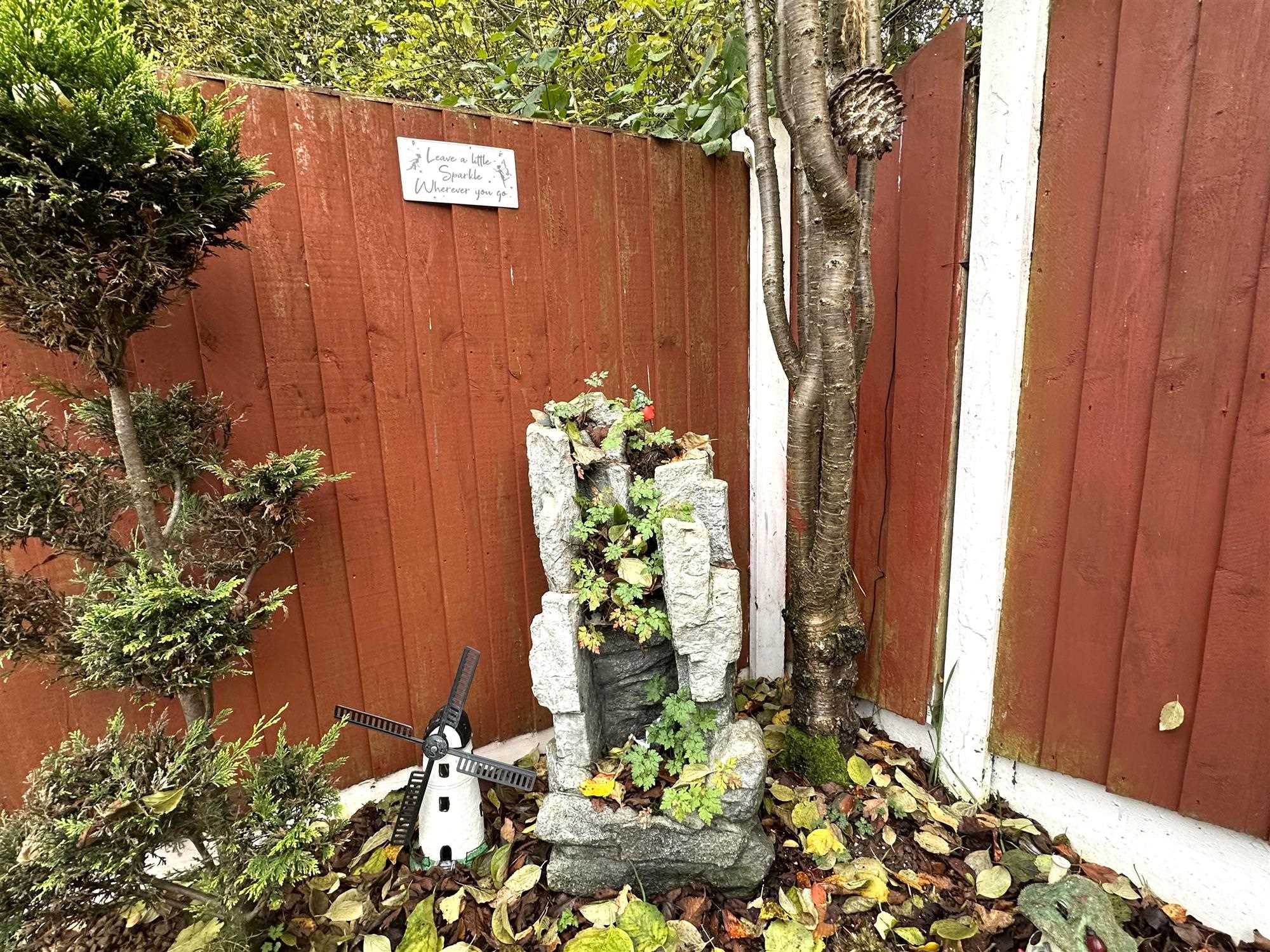 Woodcross Avenue - Picture 25