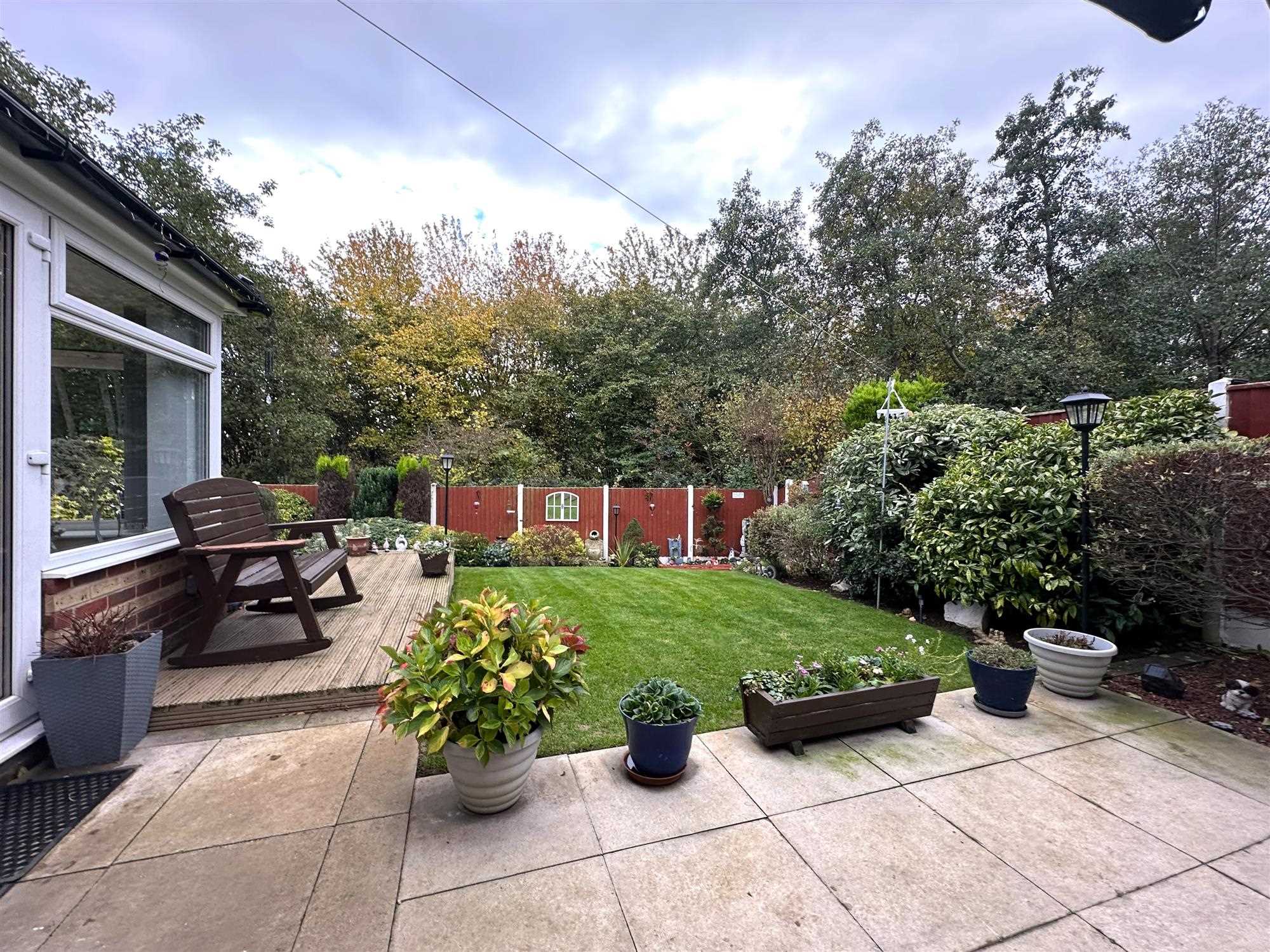 Woodcross Avenue - Picture 26