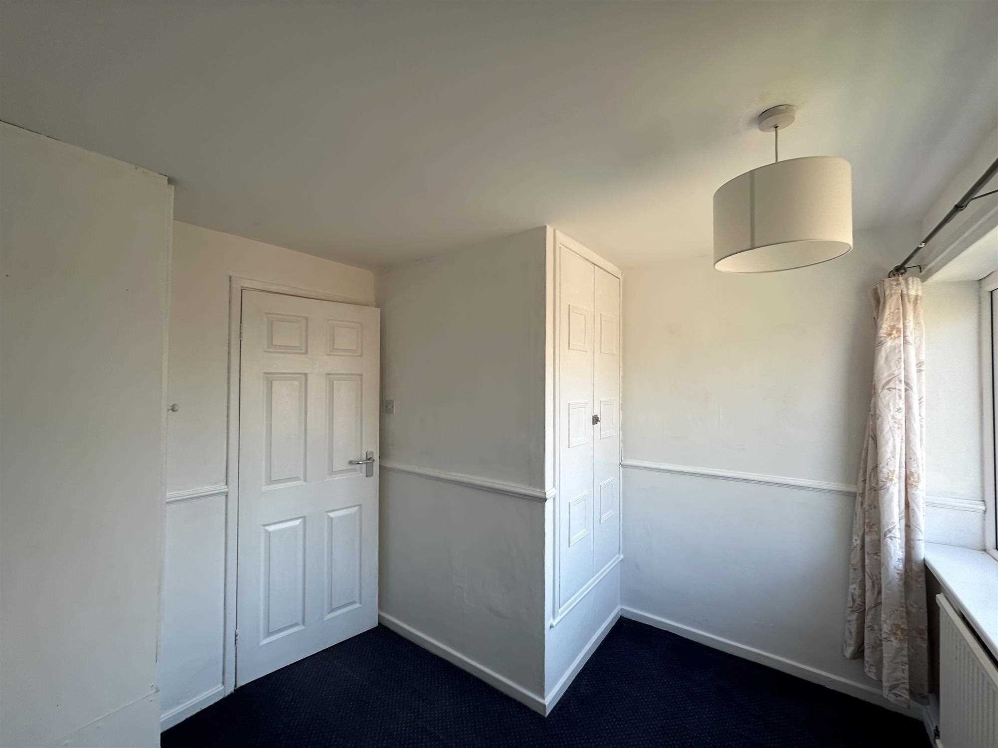 Chapman Avenue - Picture 8