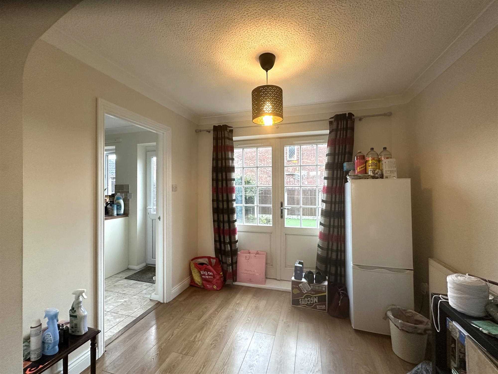 Burdock Road - Picture 5