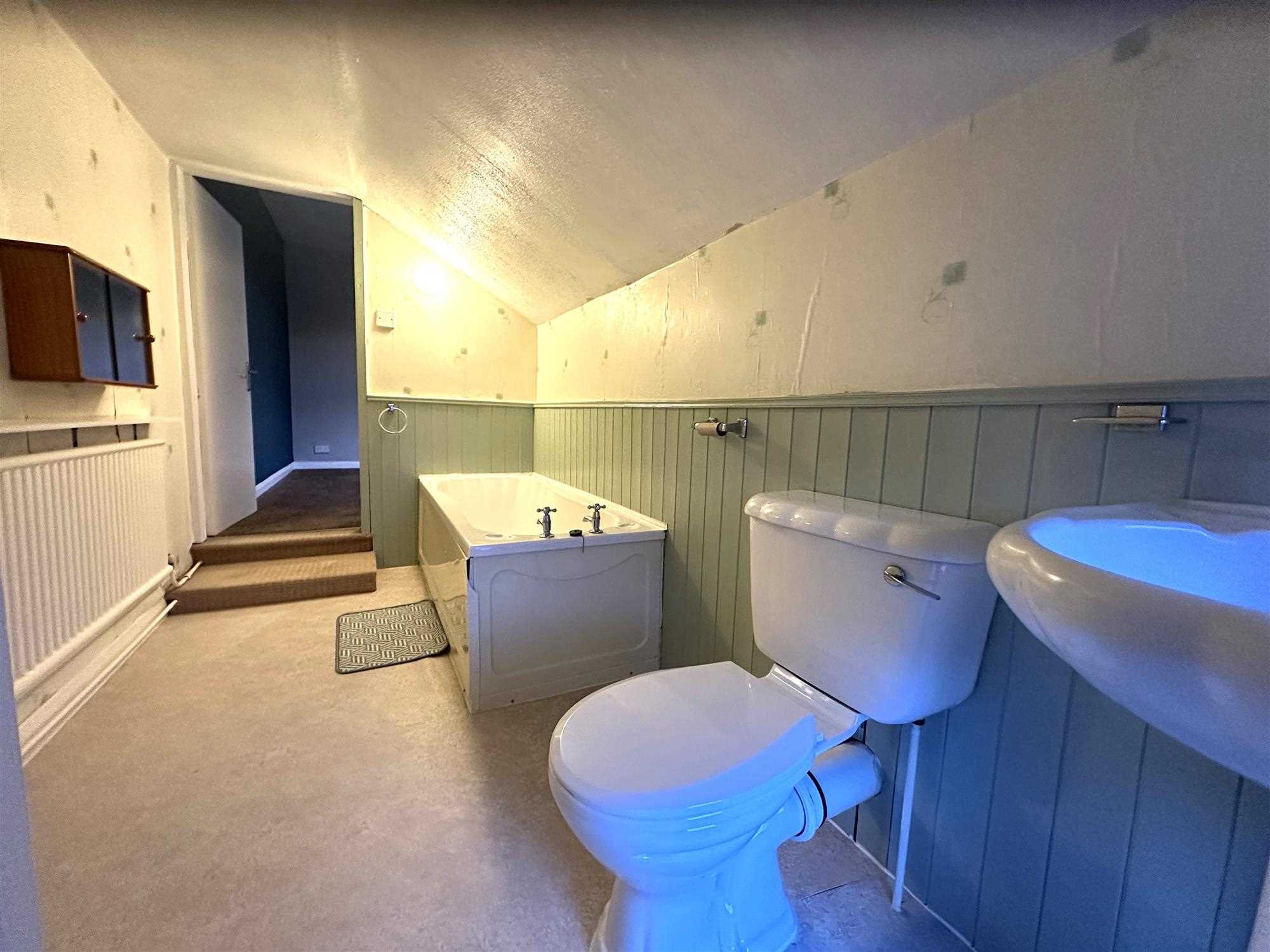 Victoria Road - Picture 11