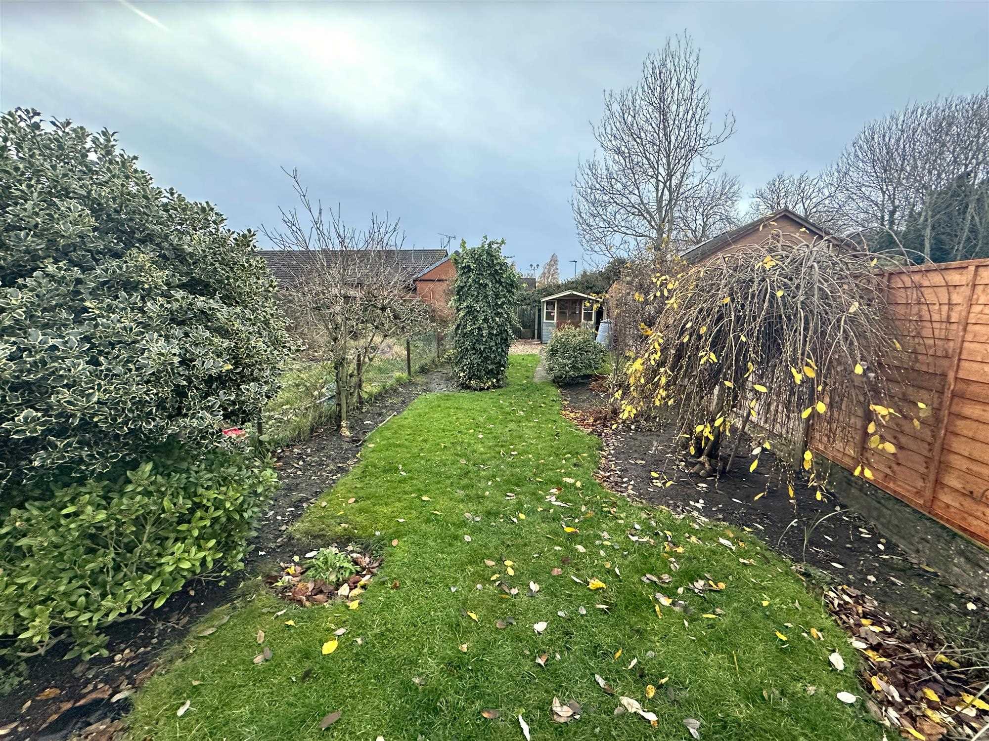 Victoria Road - Picture 12