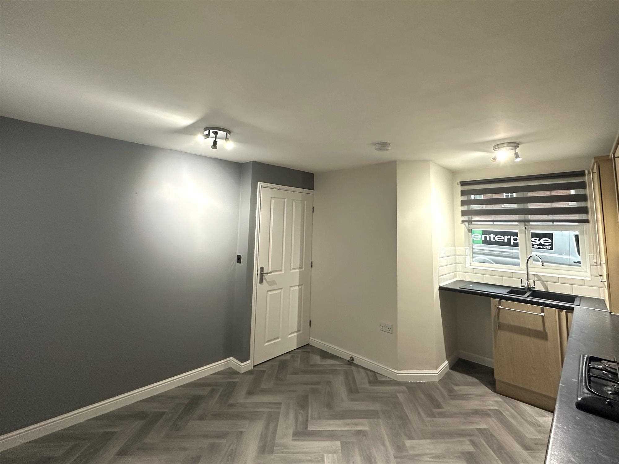 Woodcross Avenue - Picture 6