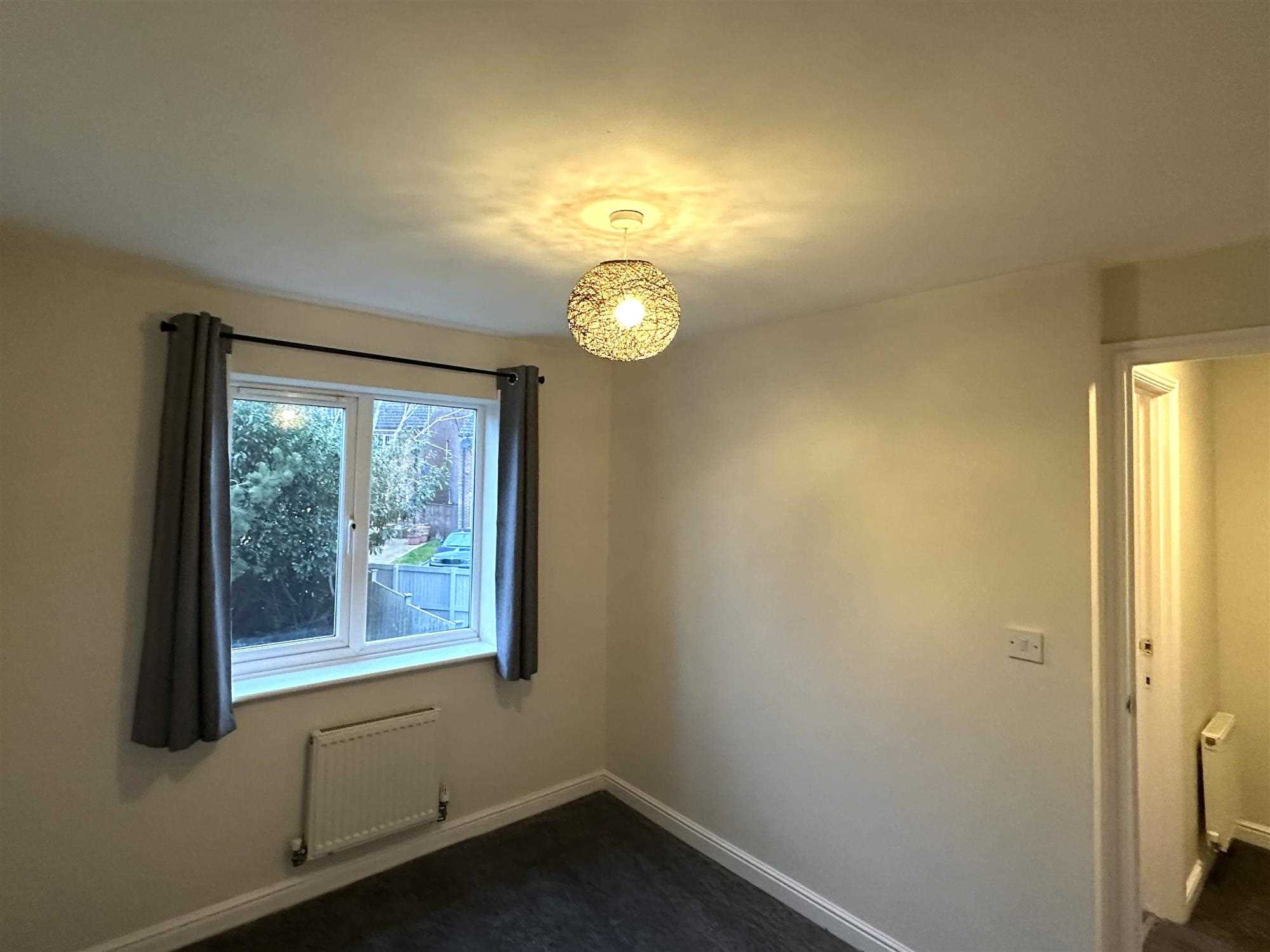 Woodcross Avenue - Picture 11