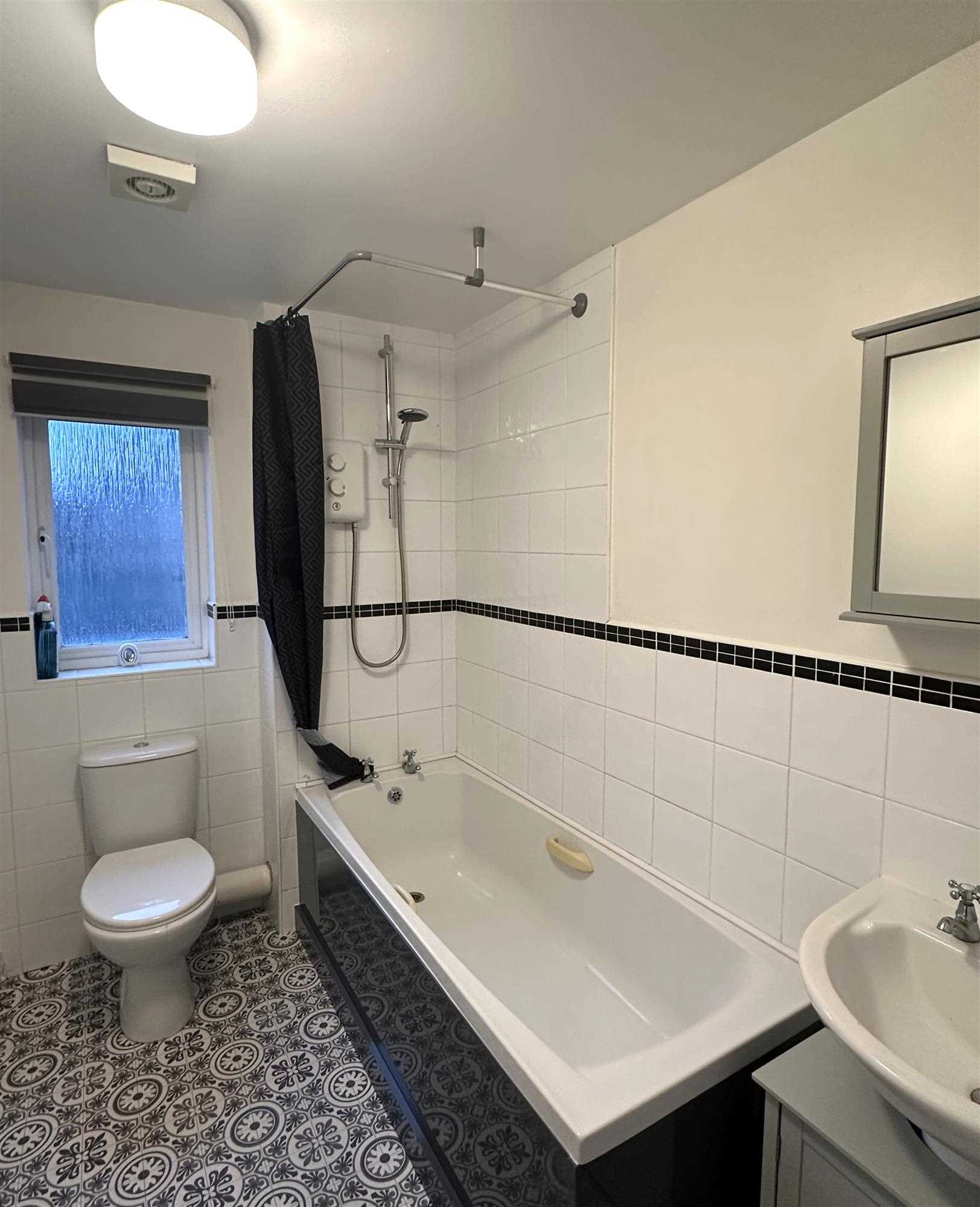 Woodcross Avenue - Picture 13