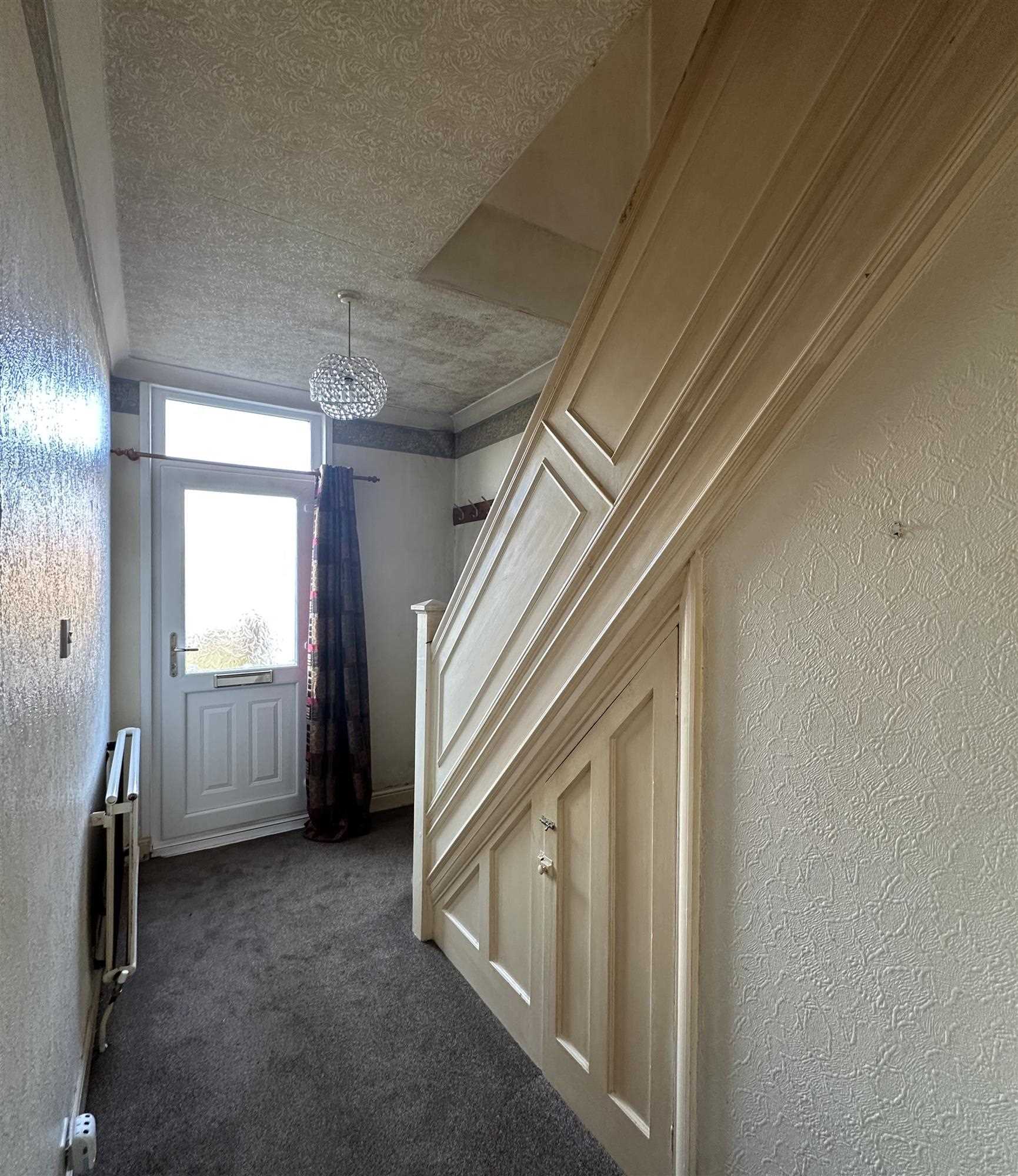 Cemetery Road - Picture 2