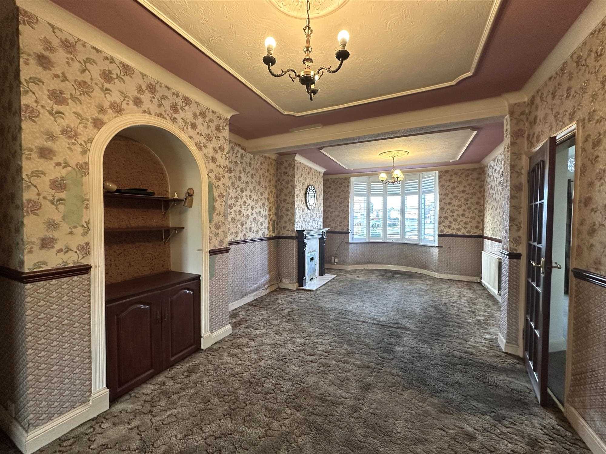 Cemetery Road - Picture 5