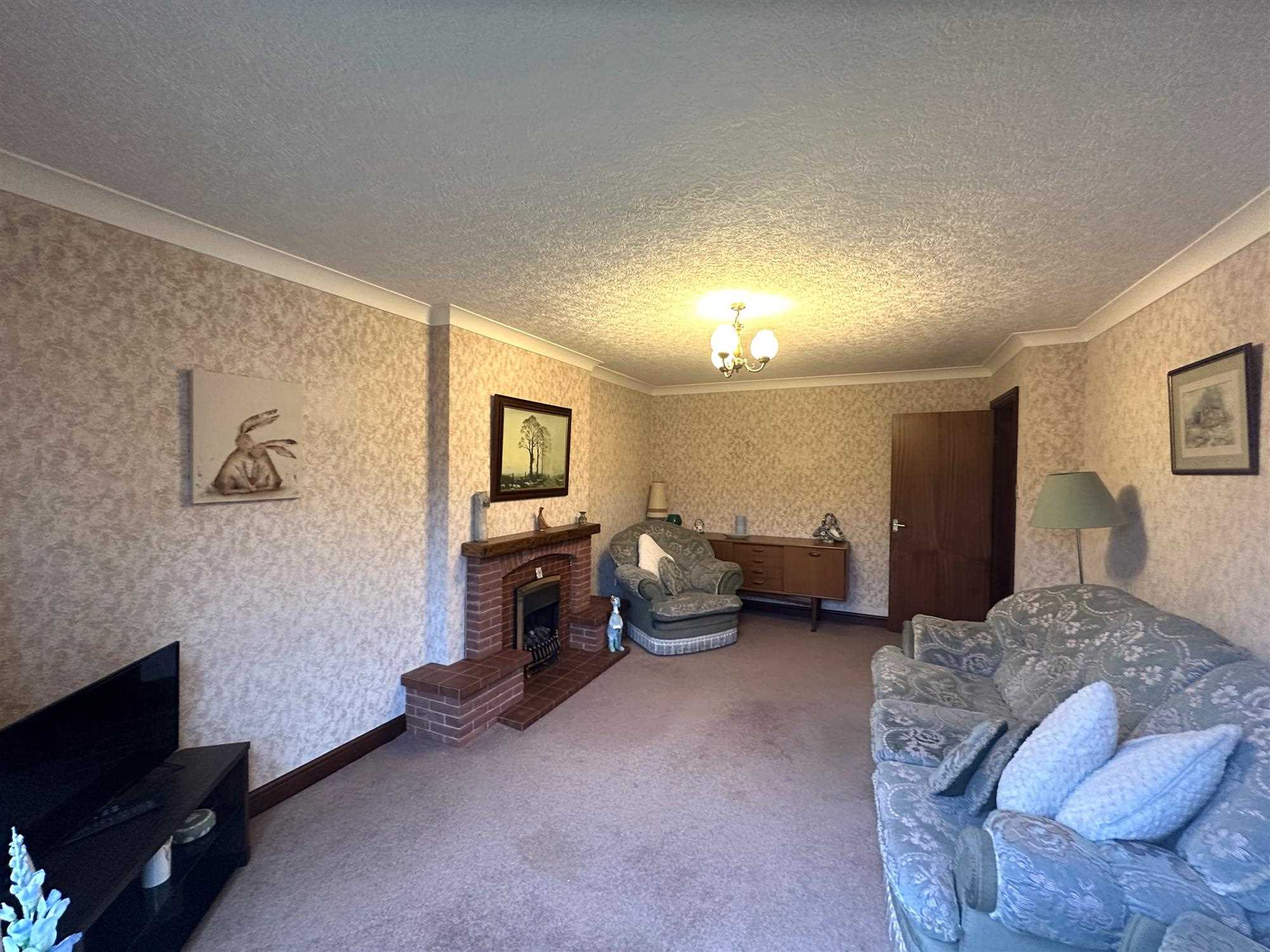 Russell Walk - Picture 5