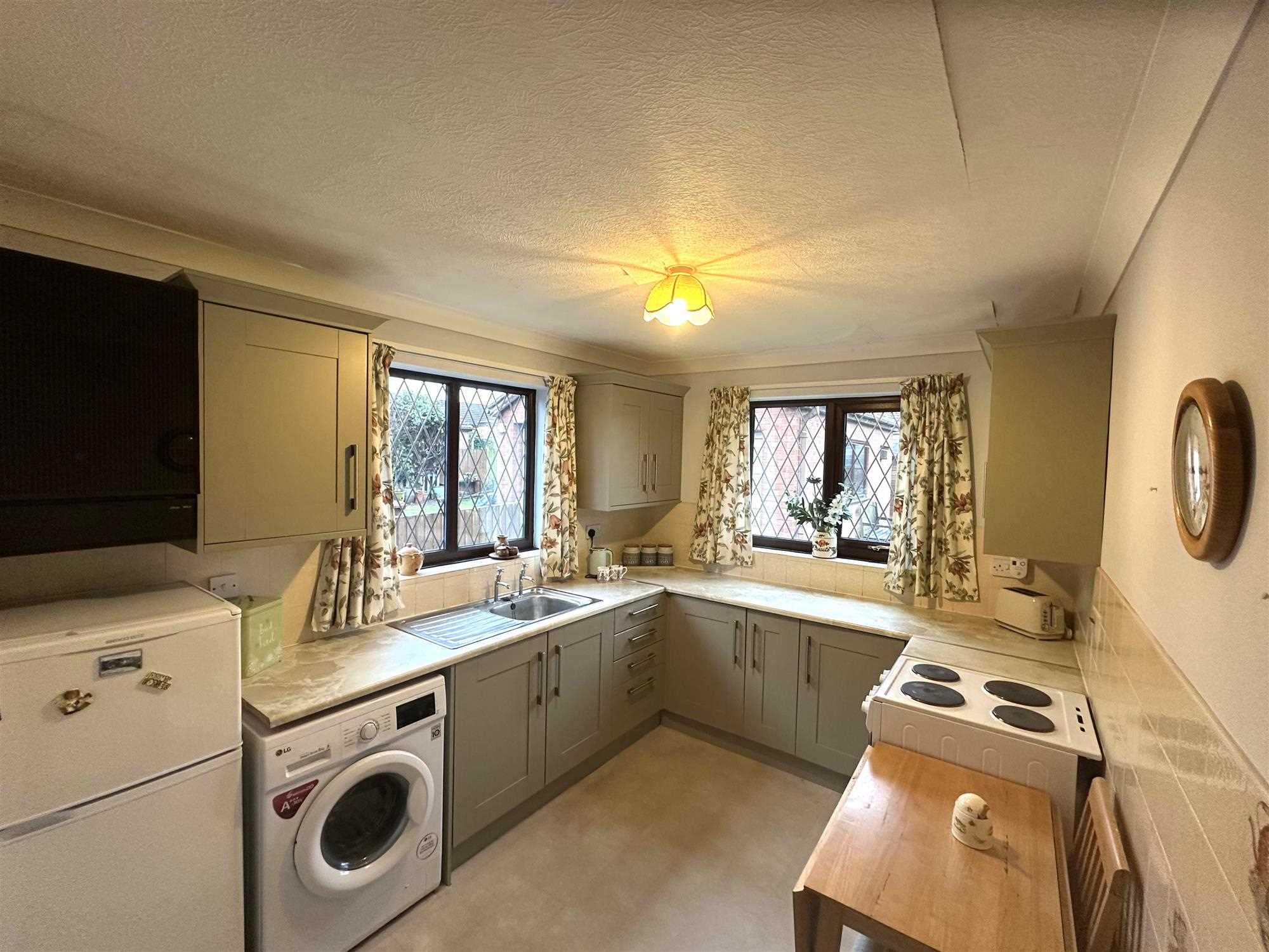 Russell Walk - Picture 6