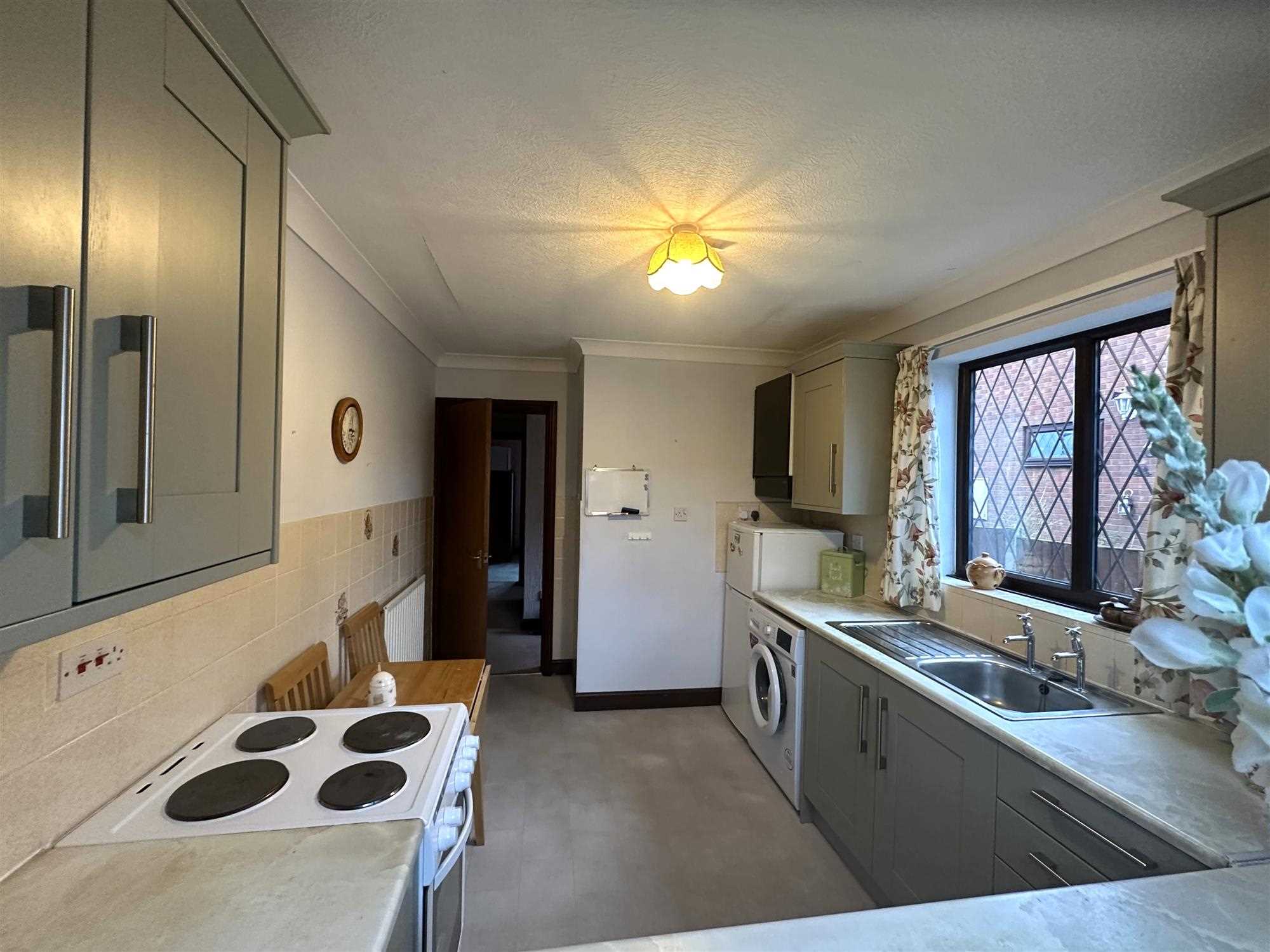 Russell Walk - Picture 7