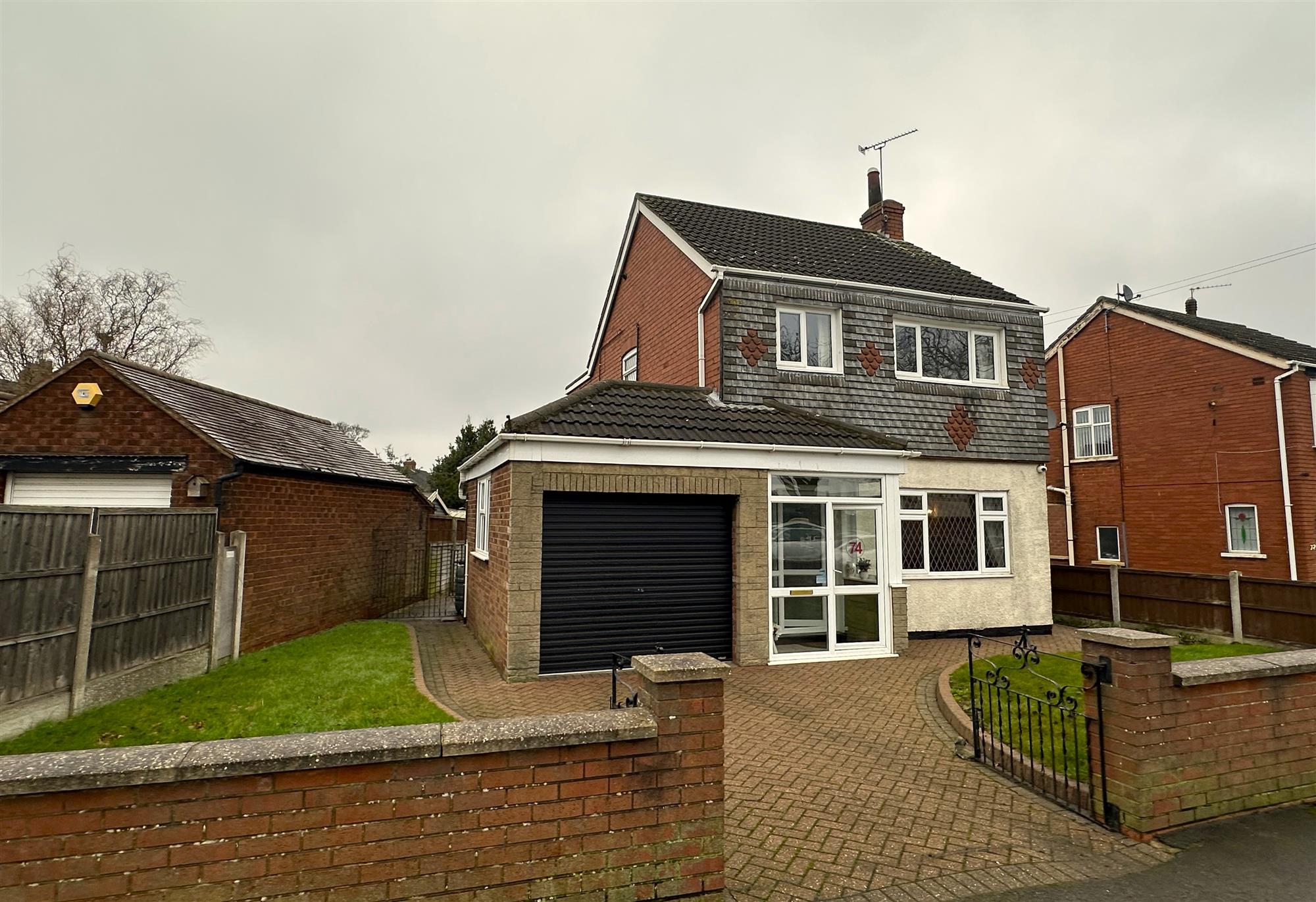 Bushfield Road - Picture 1