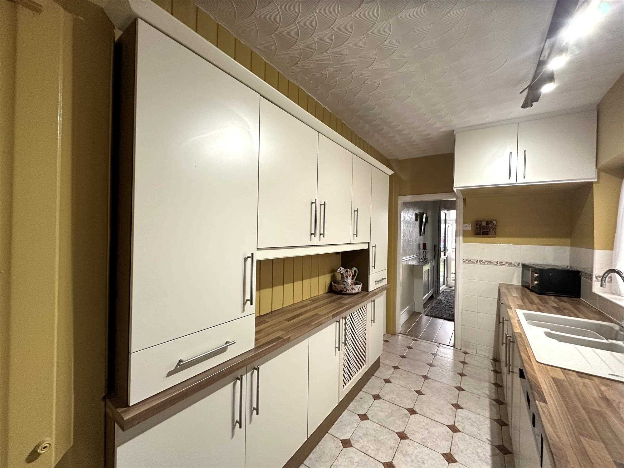 Bushfield Road - Picture 9