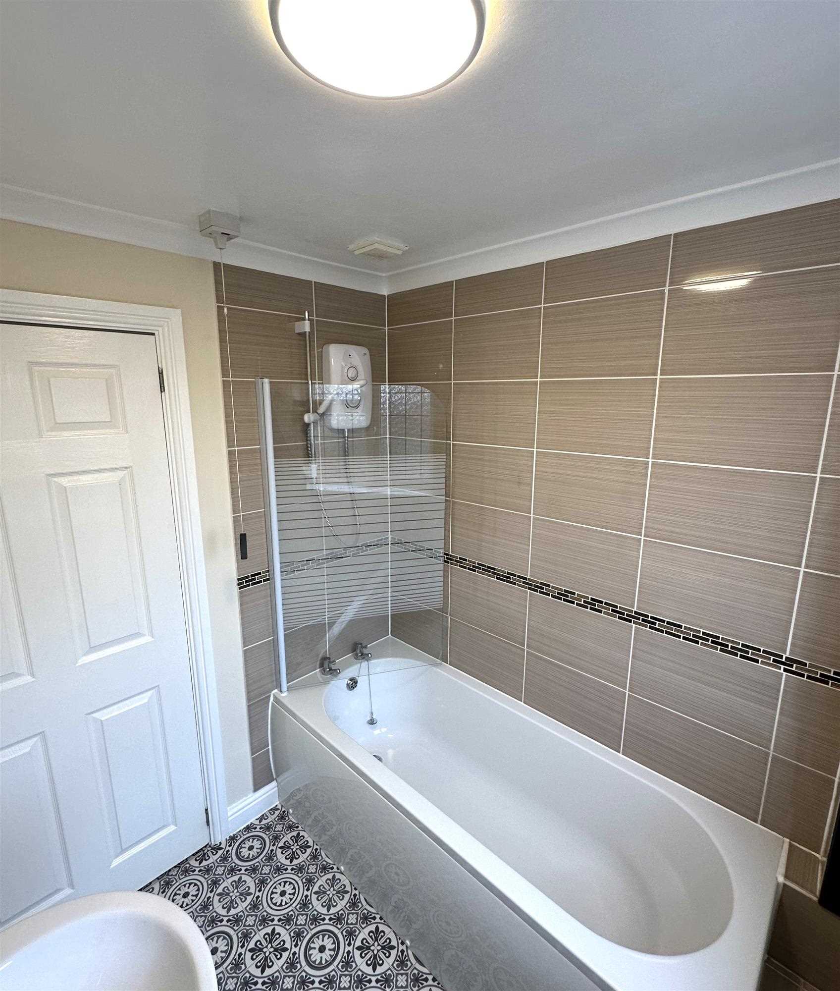 Cheltenham Close - Picture 12