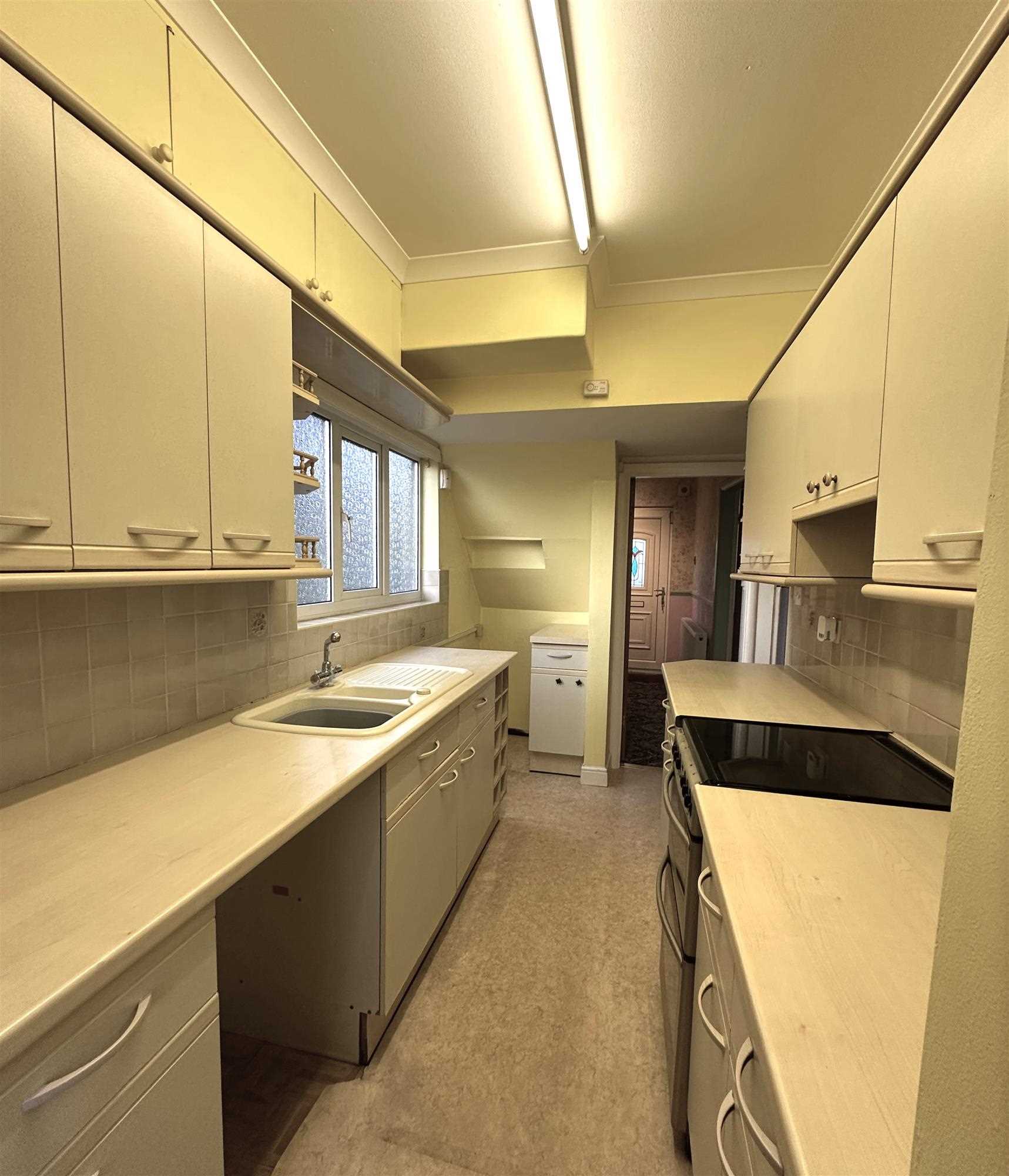 Cornwall Road - Picture 6