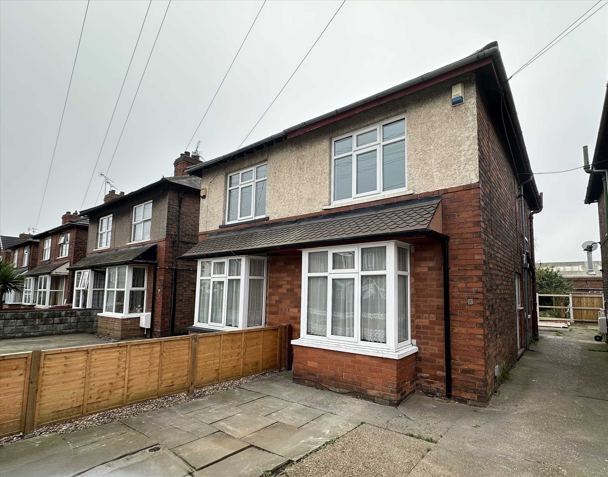 Comforts Avenue - Picture 1