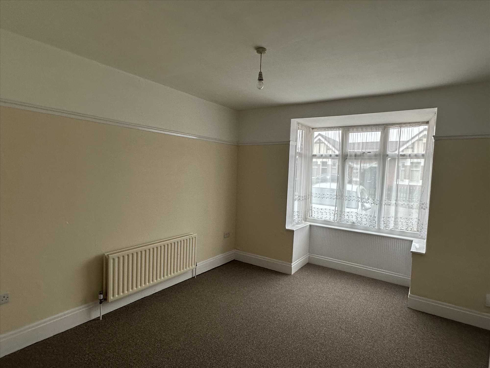 Comforts Avenue - Picture 3