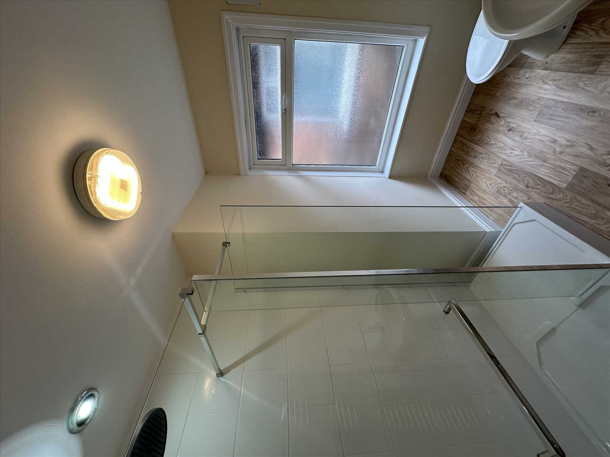 Comforts Avenue - Picture 10