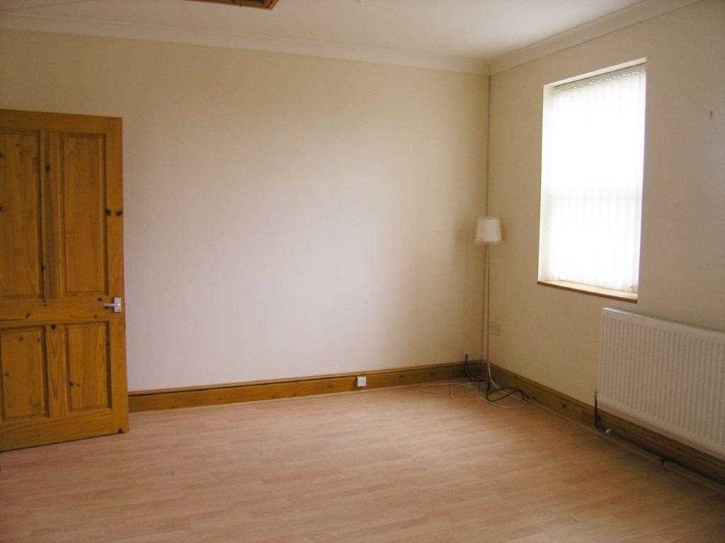 High Street Messingham - Picture 2