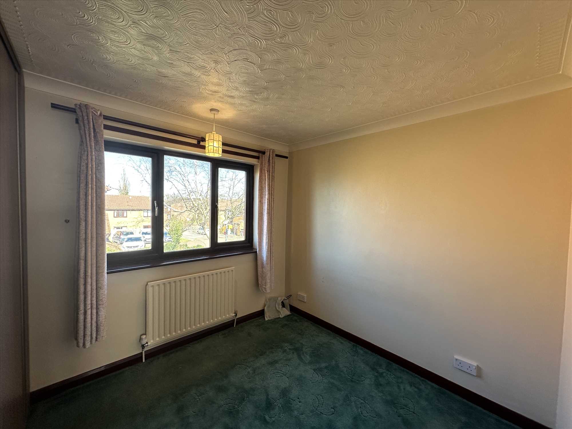 Mackender Court - Picture 5