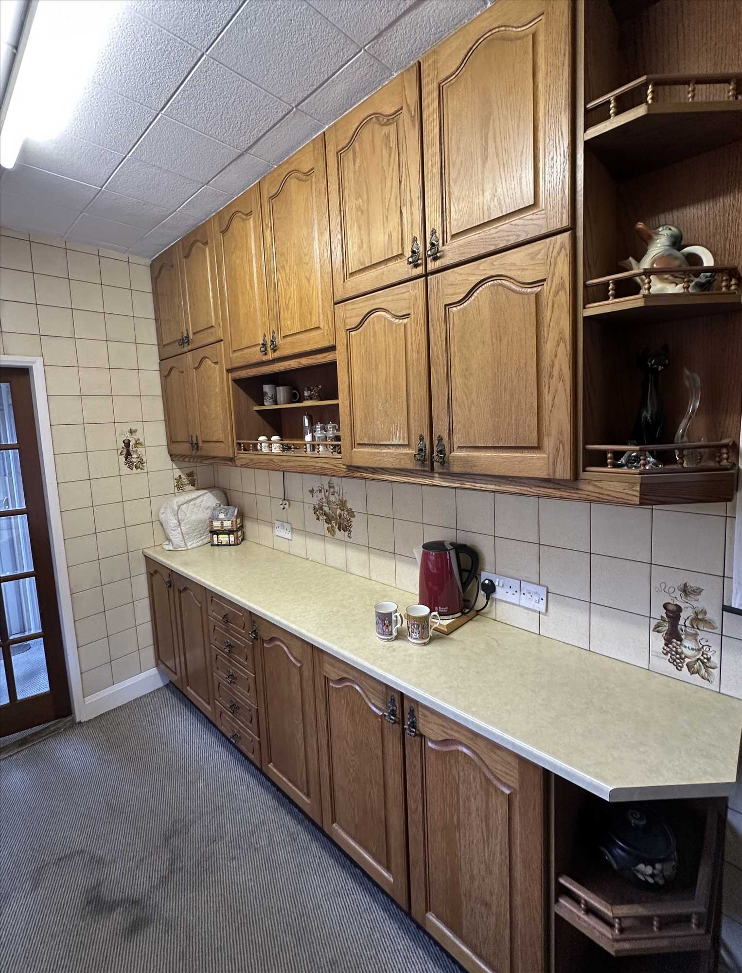 Newland Avenue - Picture 7