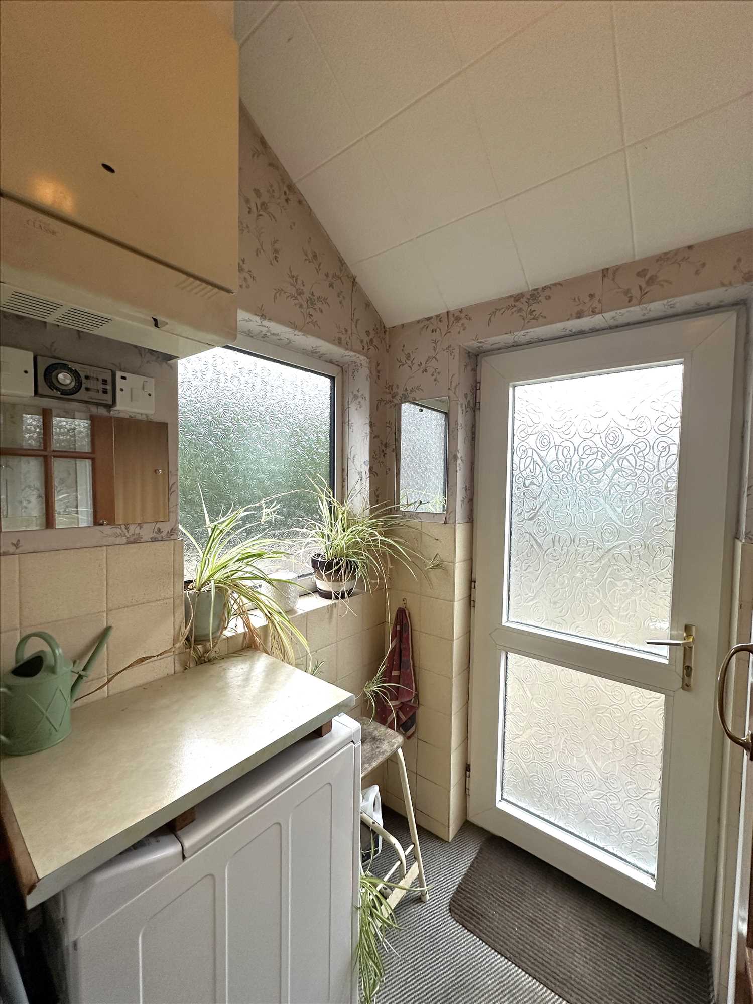 Newland Avenue - Picture 8