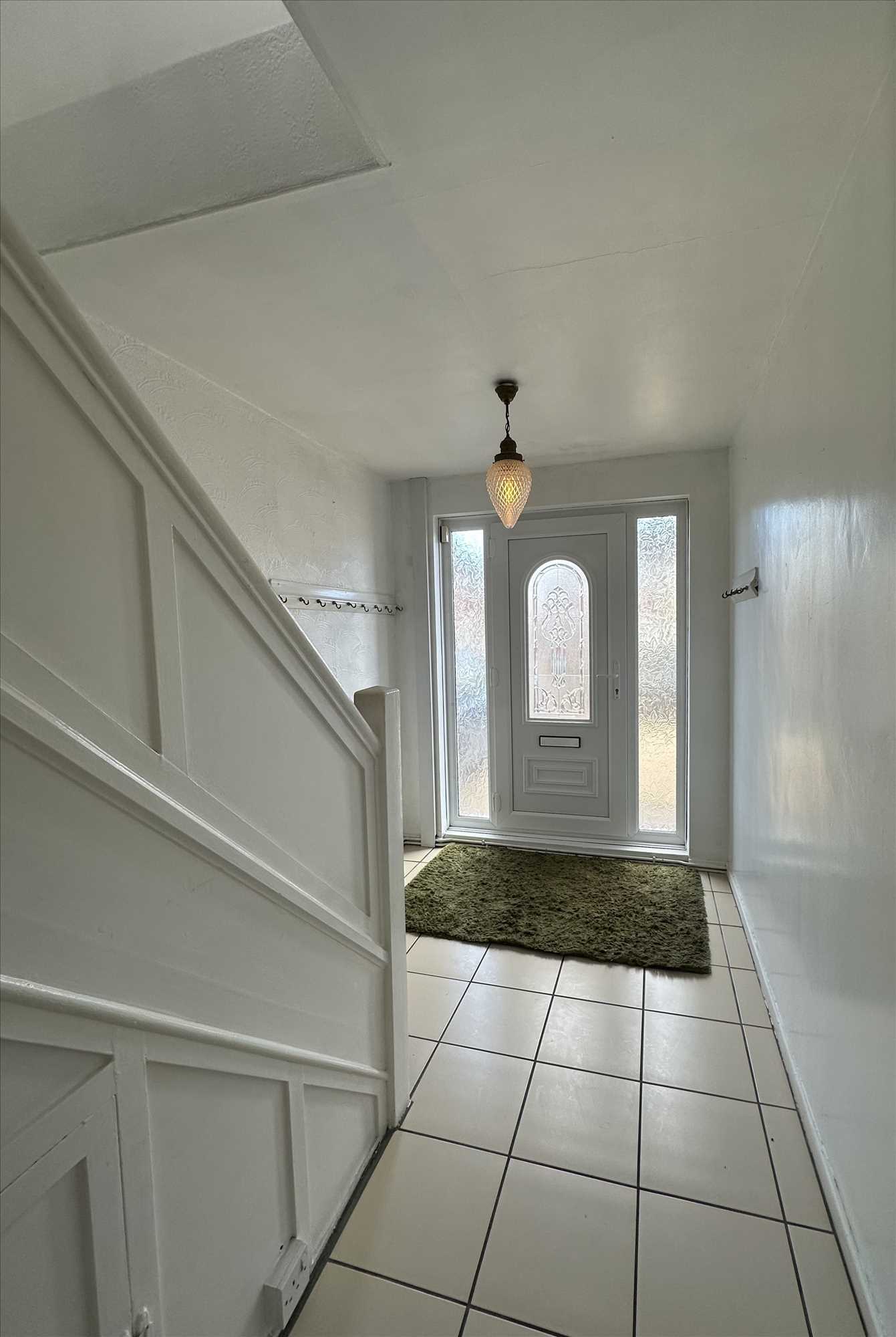 Cemetery Road - Picture 2